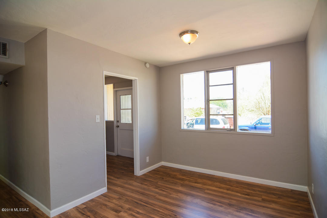Country Club Manor Condos (1-51) - Residential