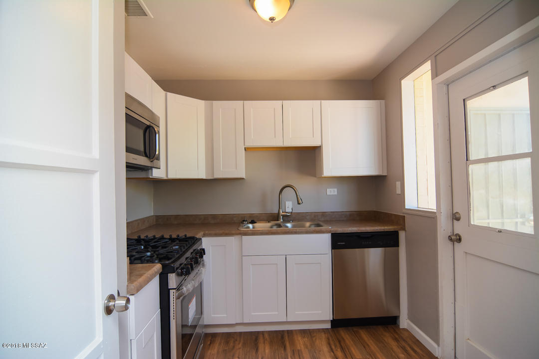 Country Club Manor Condos (1-51) - Residential