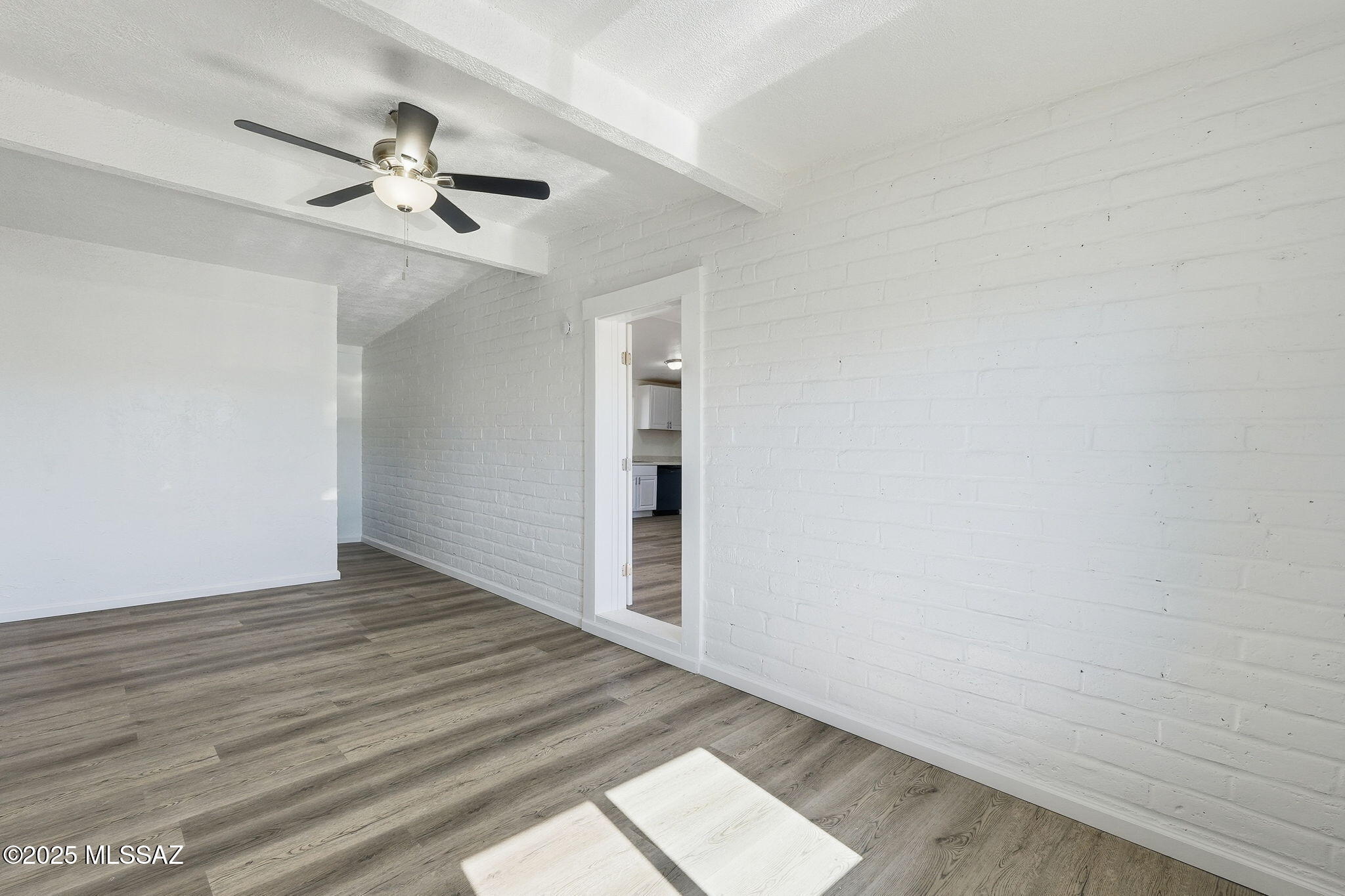 932 W Weymouth Street