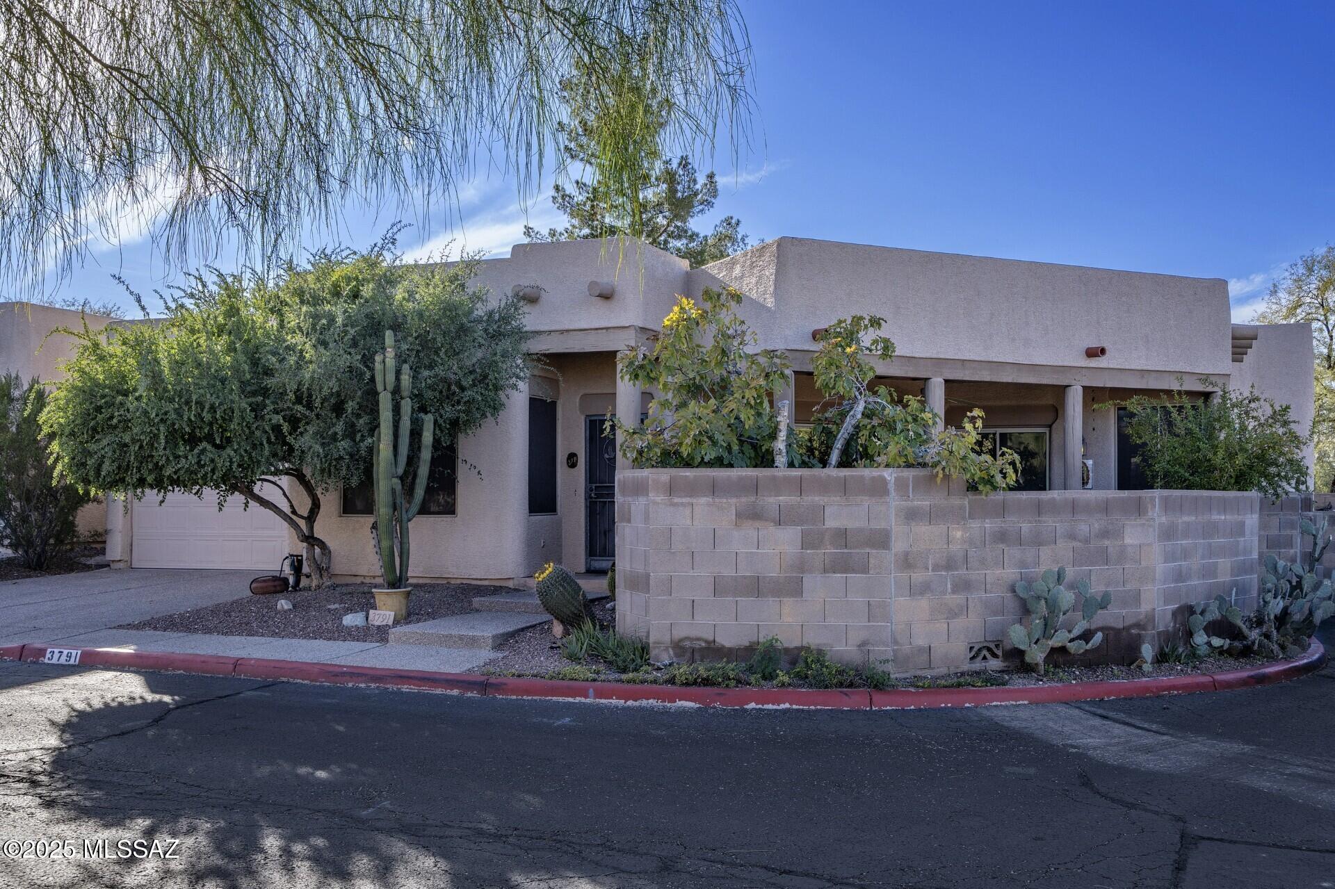 3791 N Lost Chestnut Drive