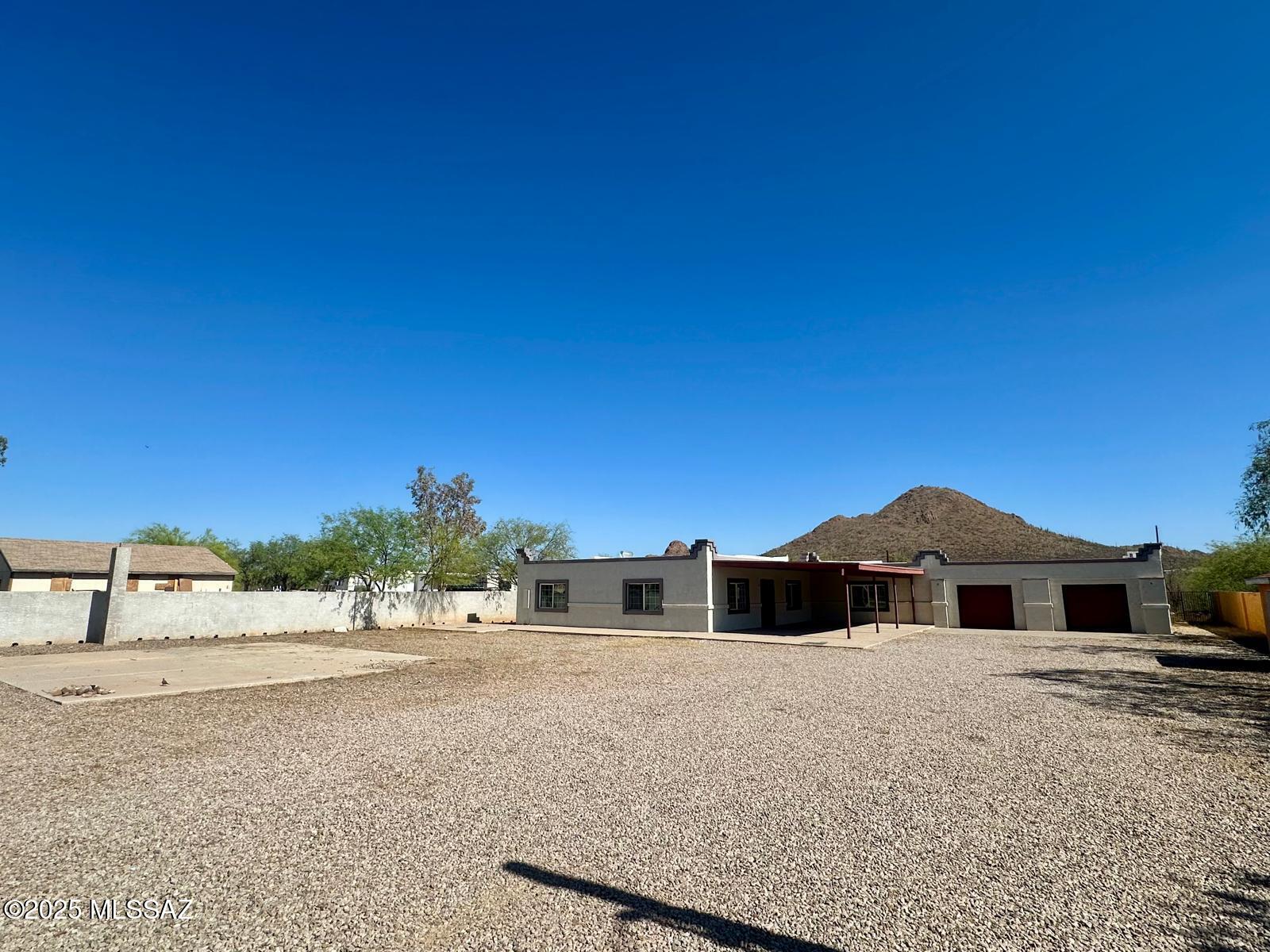 3900 W Calle Torim