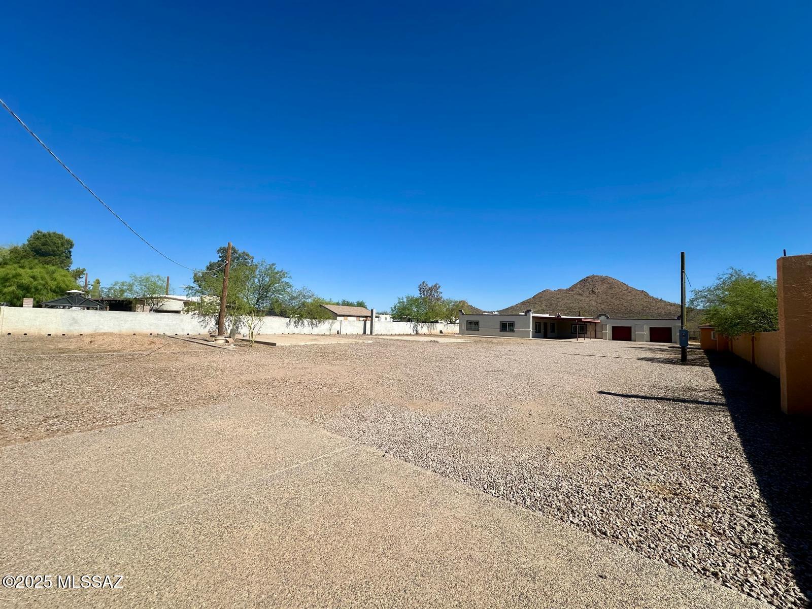3900 W Calle Torim