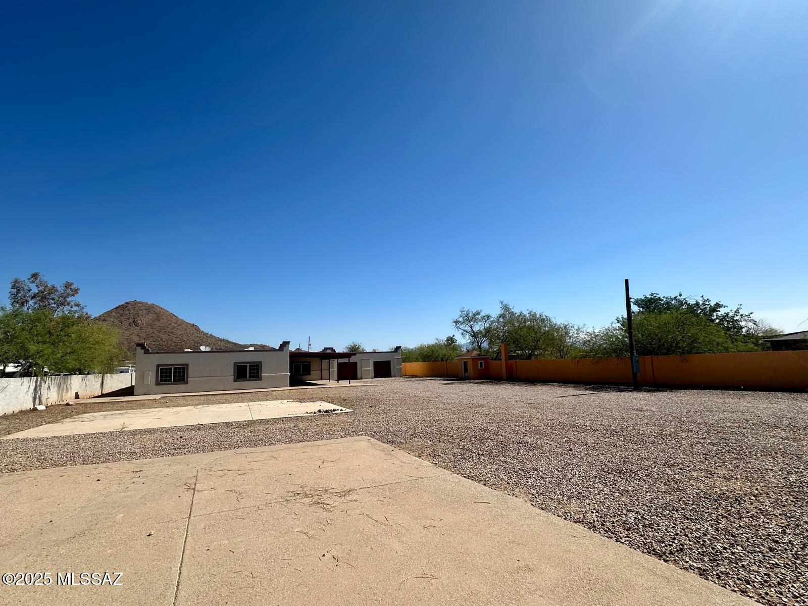 3900 W Calle Torim