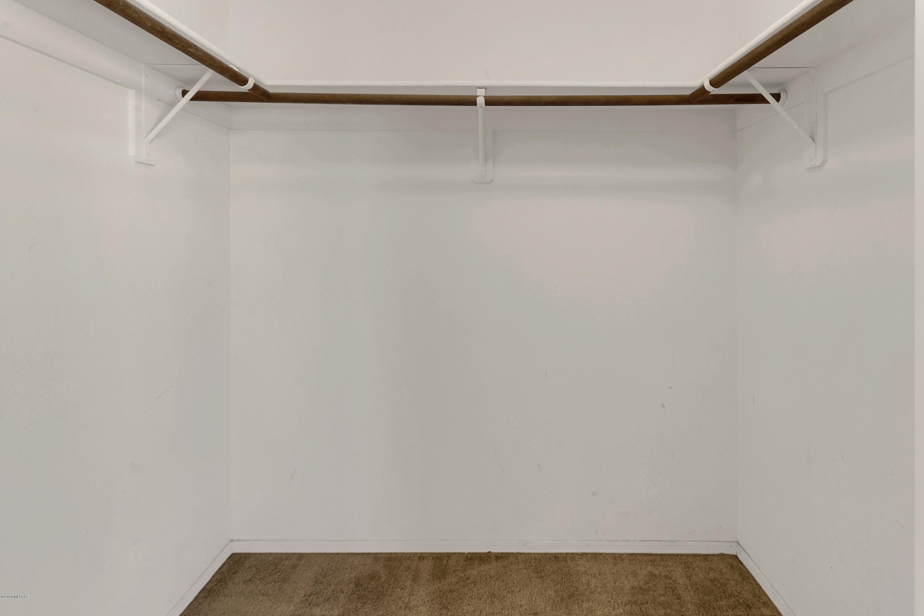 Campana De Plata (1-77) - Residential