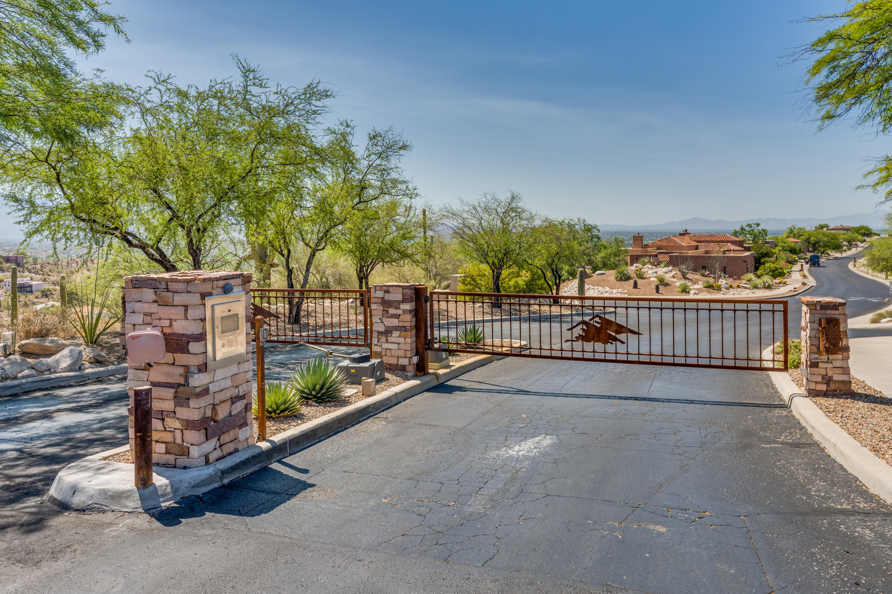 Sabino Mountain (1-290) - Residential