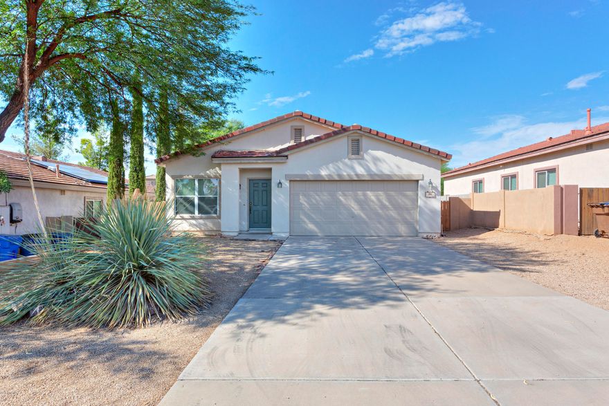 1921 SQ FT 3 Bed/2 bath + Den/Office (could possibly be converted to a 4th bedroom) home has open & spacious dual living area set up, with a formal dining/living room and family room/kitchen; has a large driveway and a 2 car garage with a good sized backyard with some privacy and no neighbors behind! 
Enjoy all the amenities that Rancho Sahuarita has to offer.  

Home Warranty offered.

Owner is a licensed agent in CA