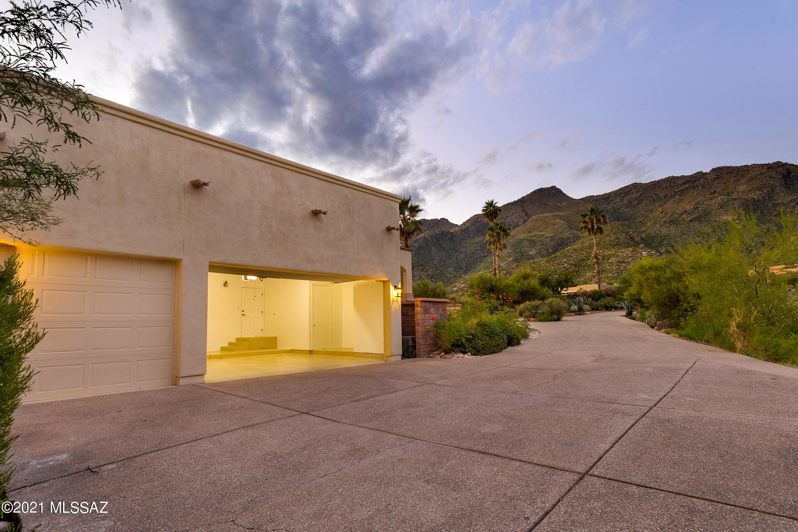 Finisterra (1-210) - Residential