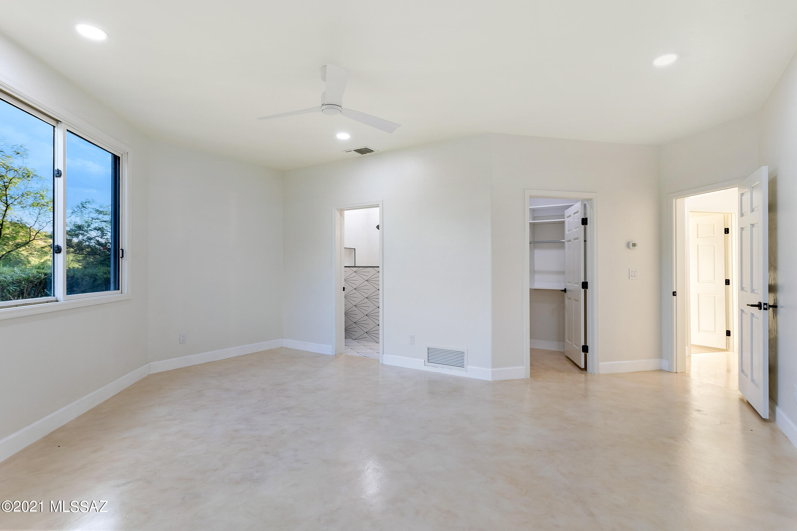 Finisterra (1-210) - Residential