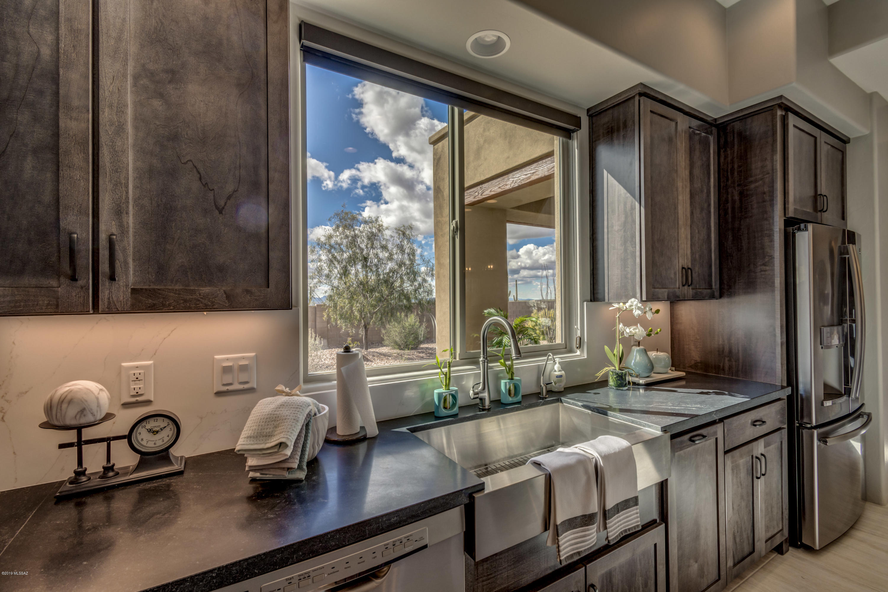 Boulder Bridge Pass At Dove Mountain SQ20132910078 - Residential