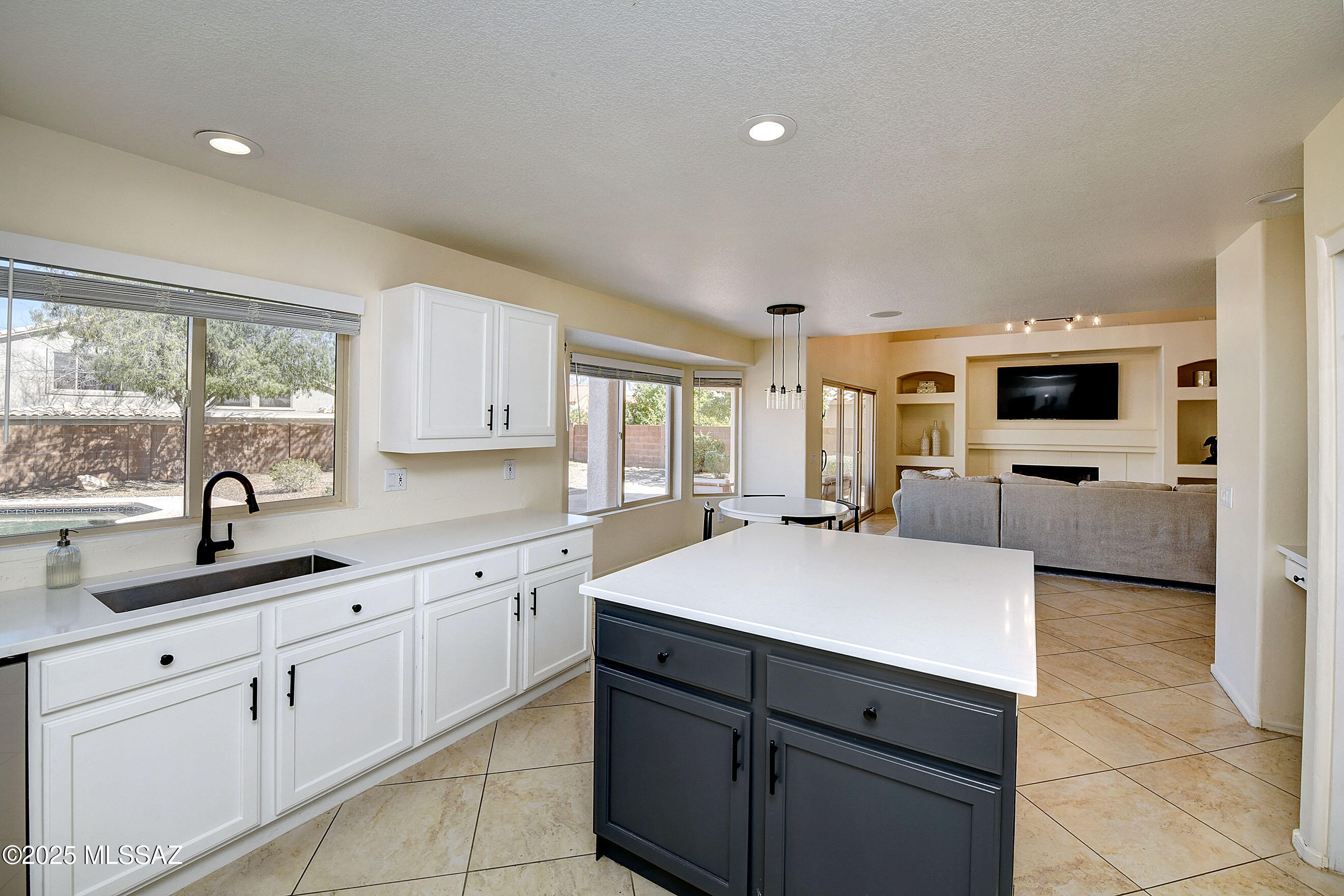 12370 N Echo Valley Drive