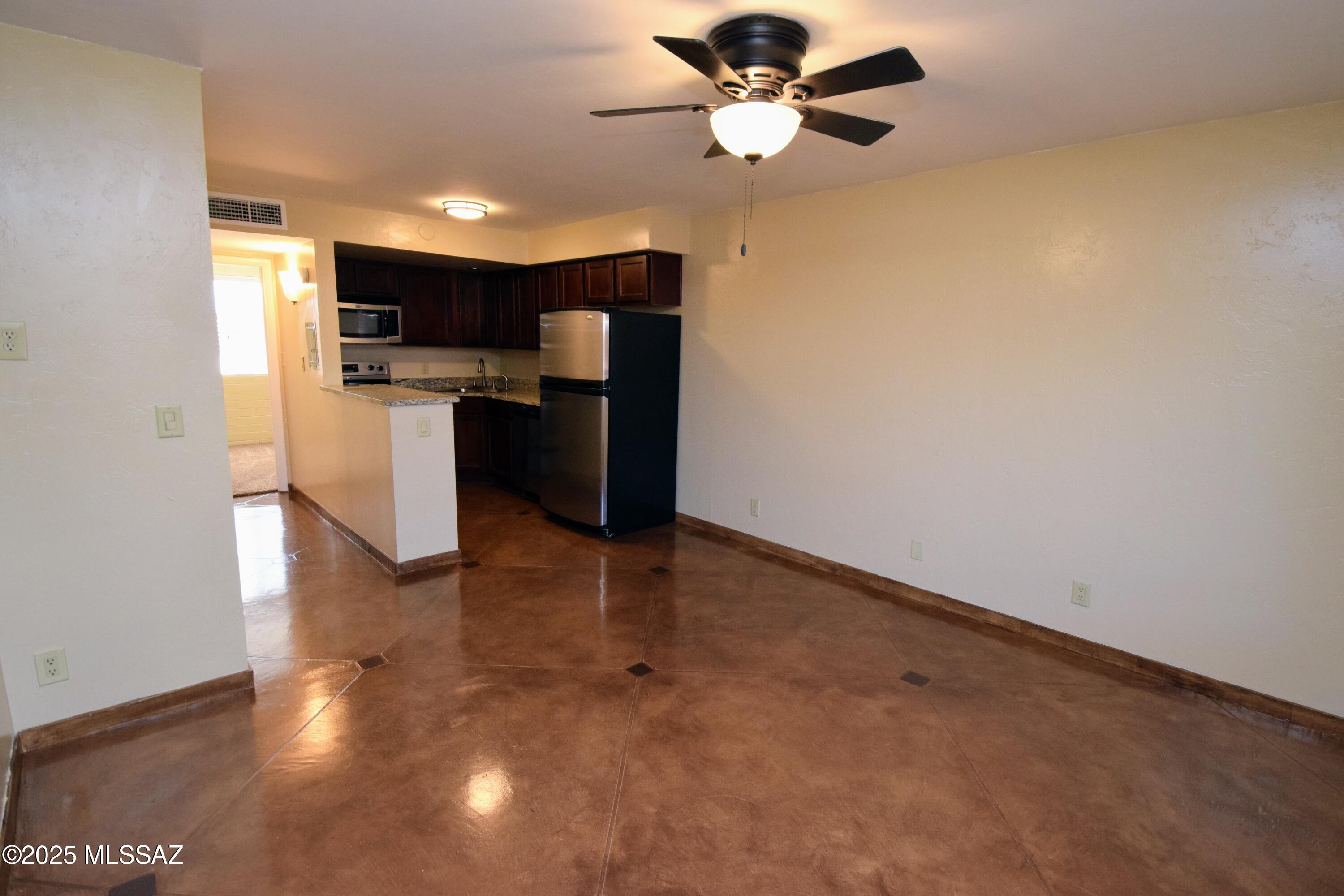 55 N Cherry Avenue 211
