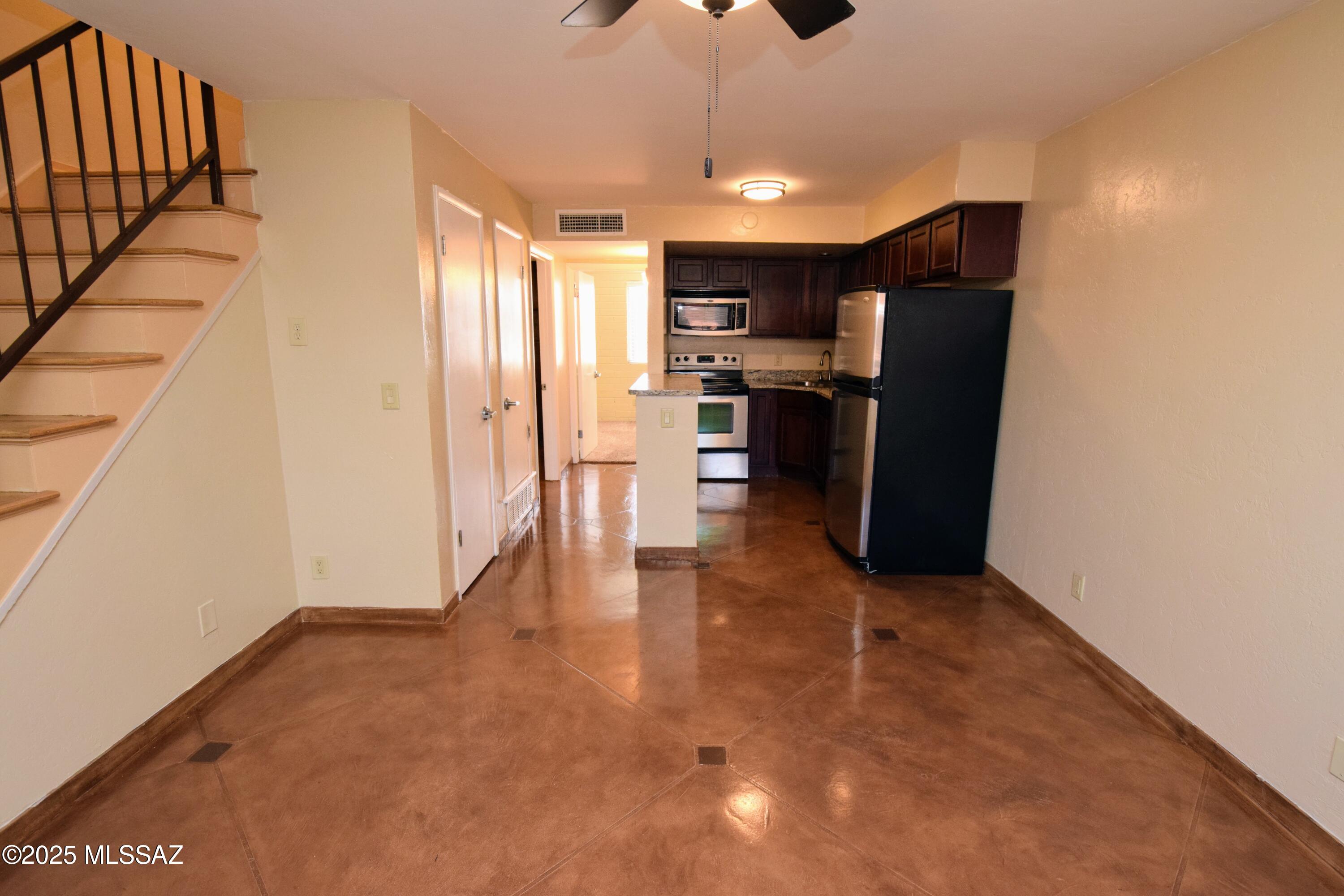 55 N Cherry Avenue 211