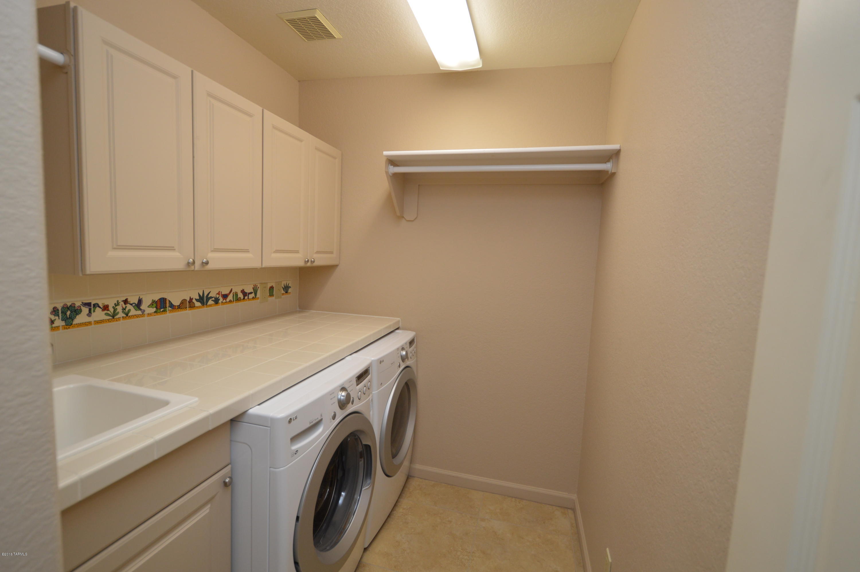 Riverbend - Sabino Canyon Road  (1-97) - Residential Lease