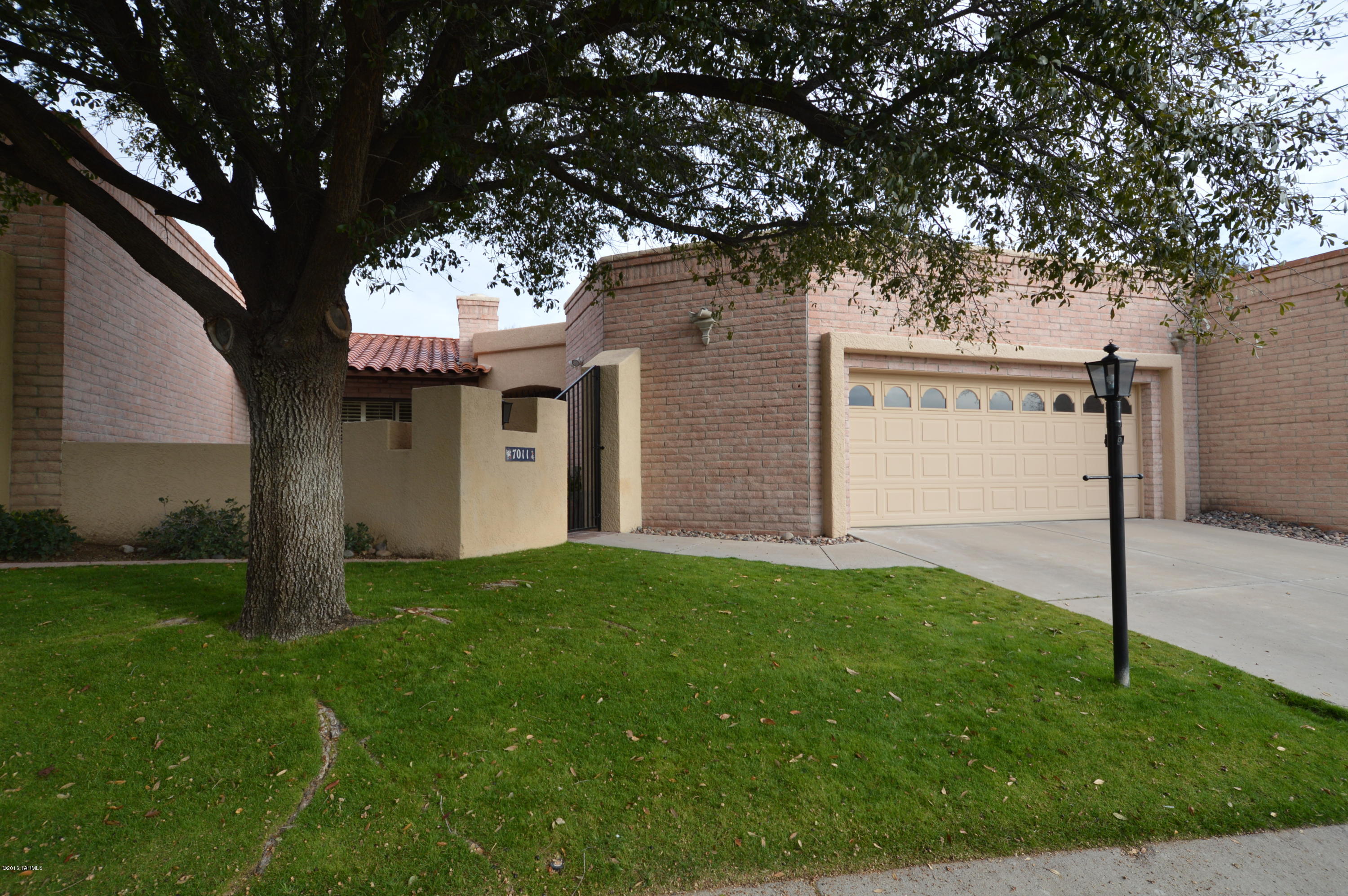 Riverbend - Sabino Canyon Road  (1-97) - Residential Lease