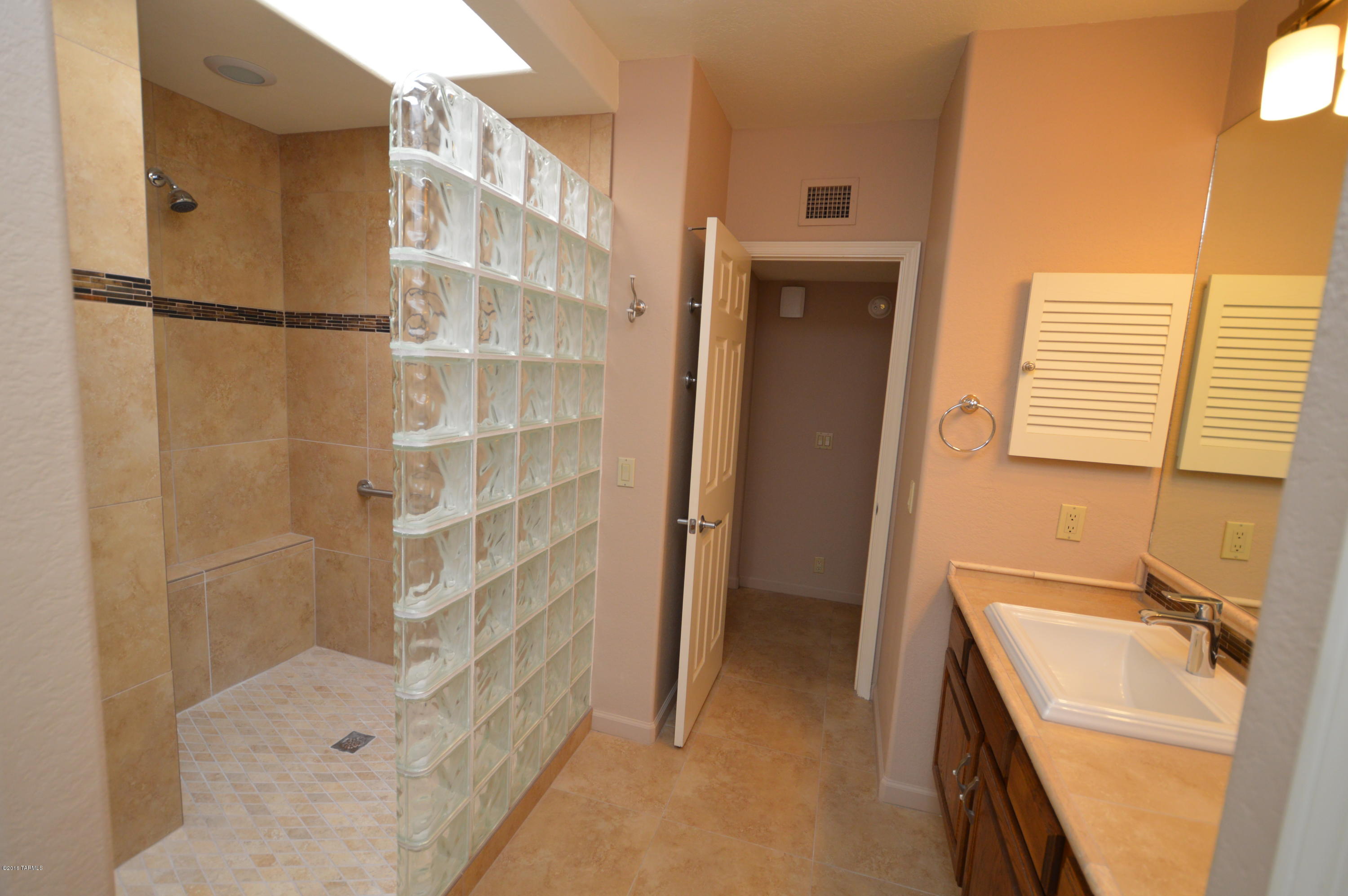 Riverbend - Sabino Canyon Road  (1-97) - Residential Lease