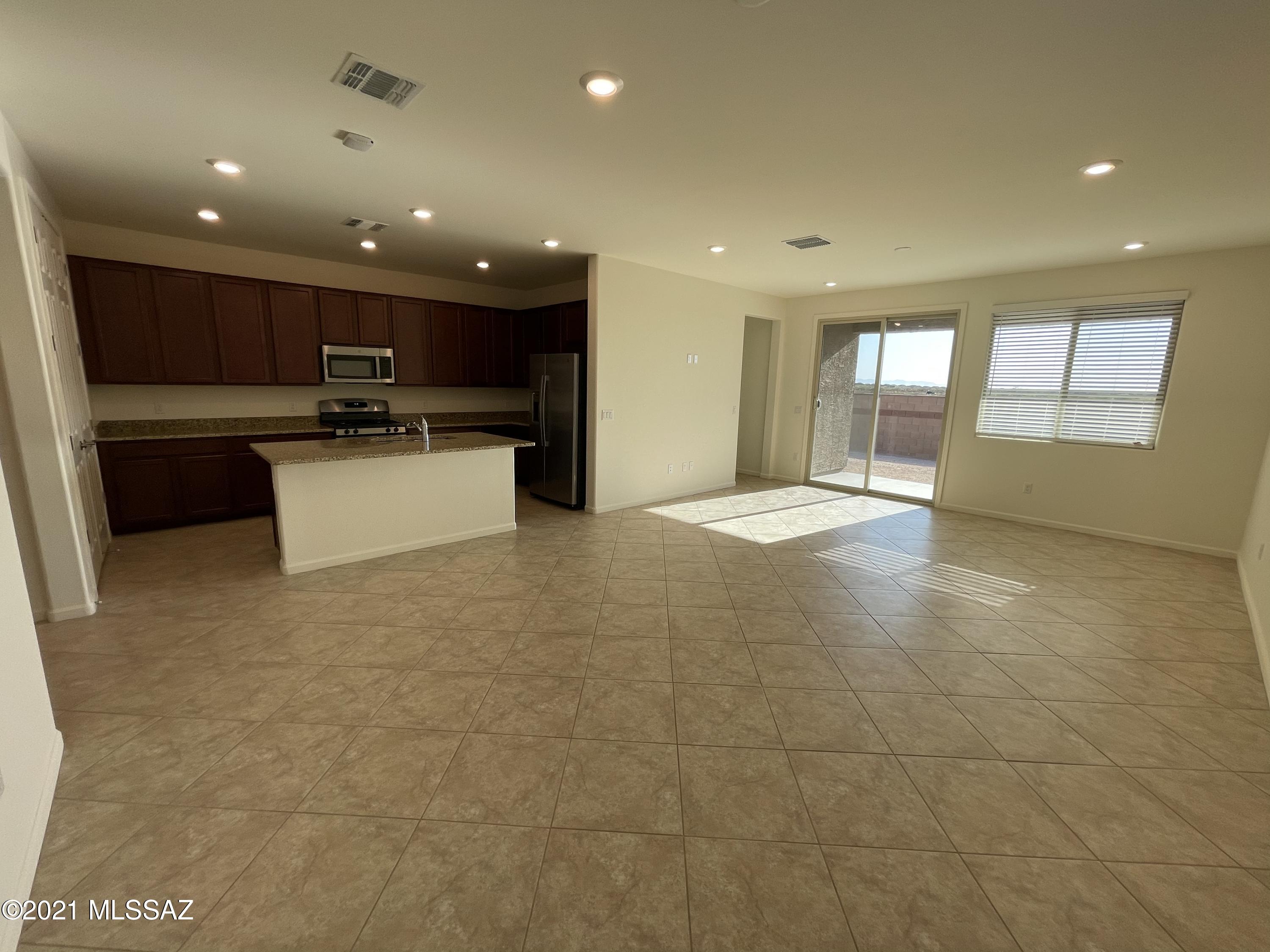 The Vistas At Rincon Knolls SQ20152600506 - Residential Lease