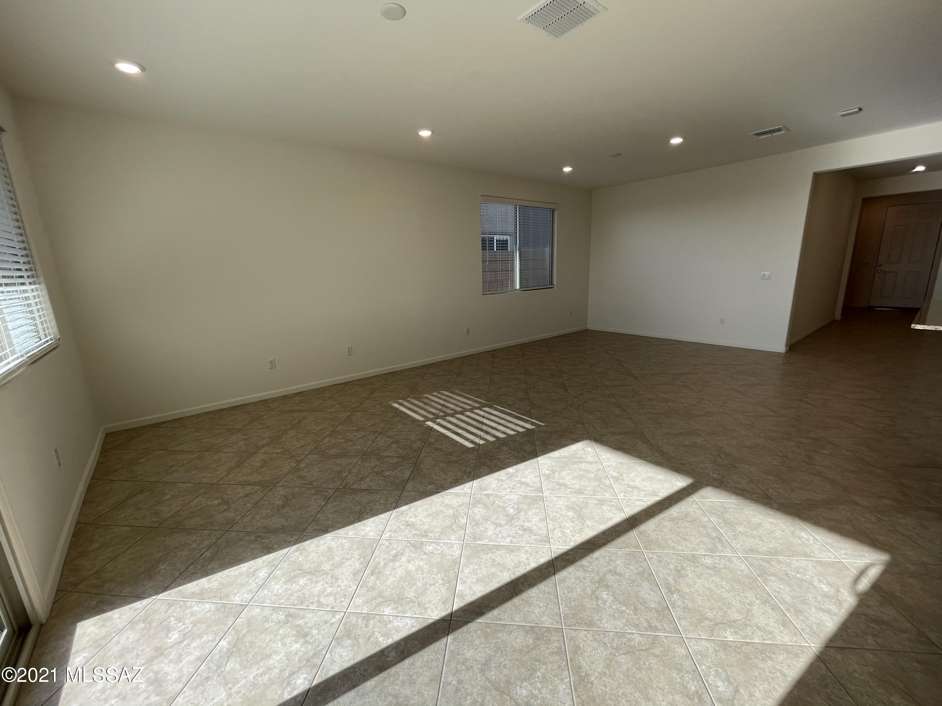 The Vistas At Rincon Knolls SQ20152600506 - Residential Lease