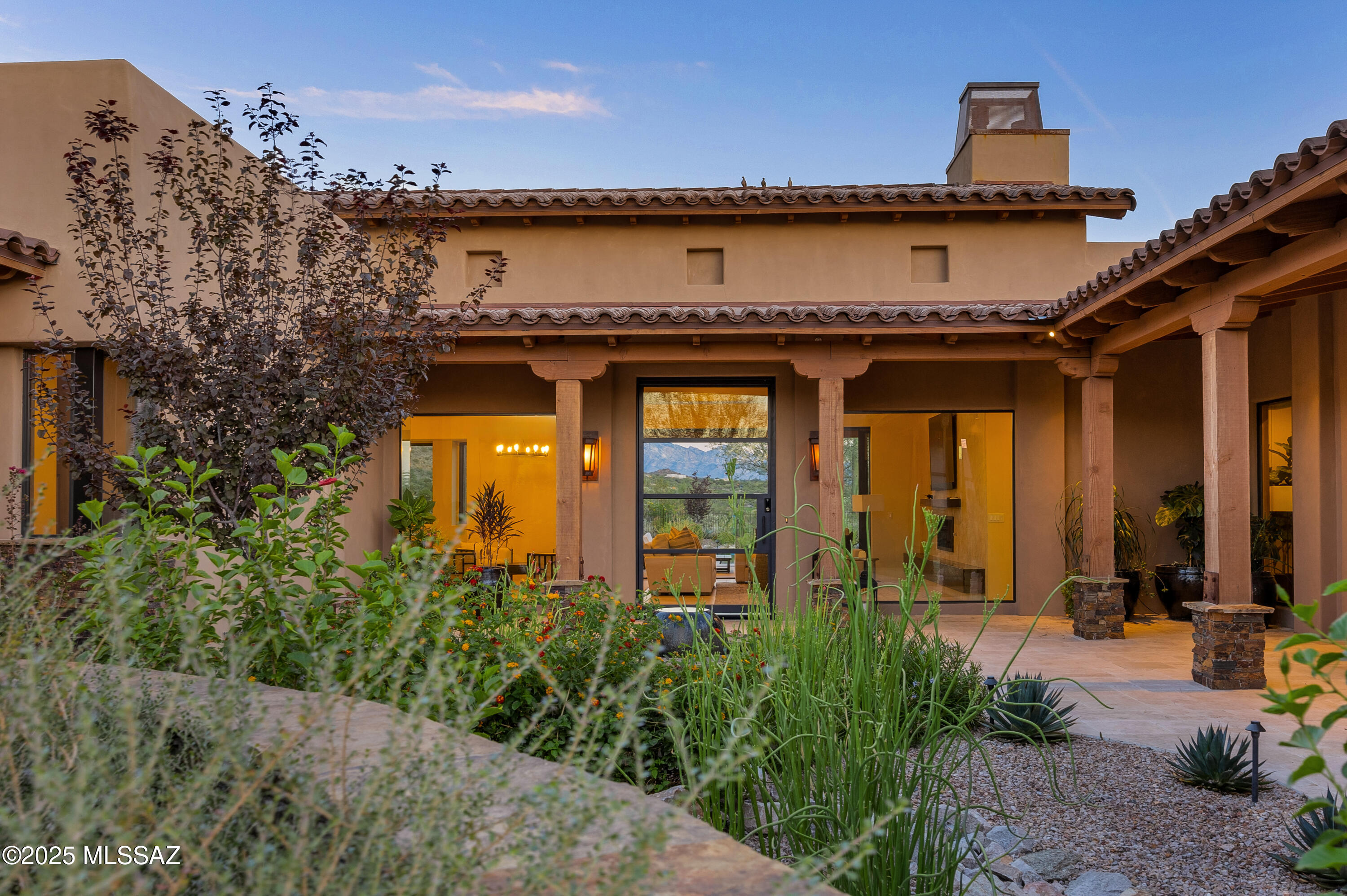 6139 W Seven Saguaros Circle