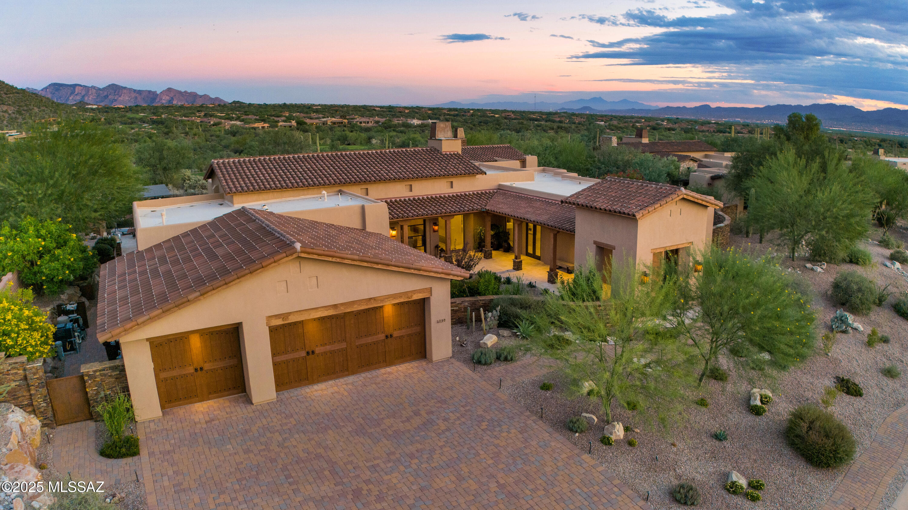 6139 W Seven Saguaros Circle