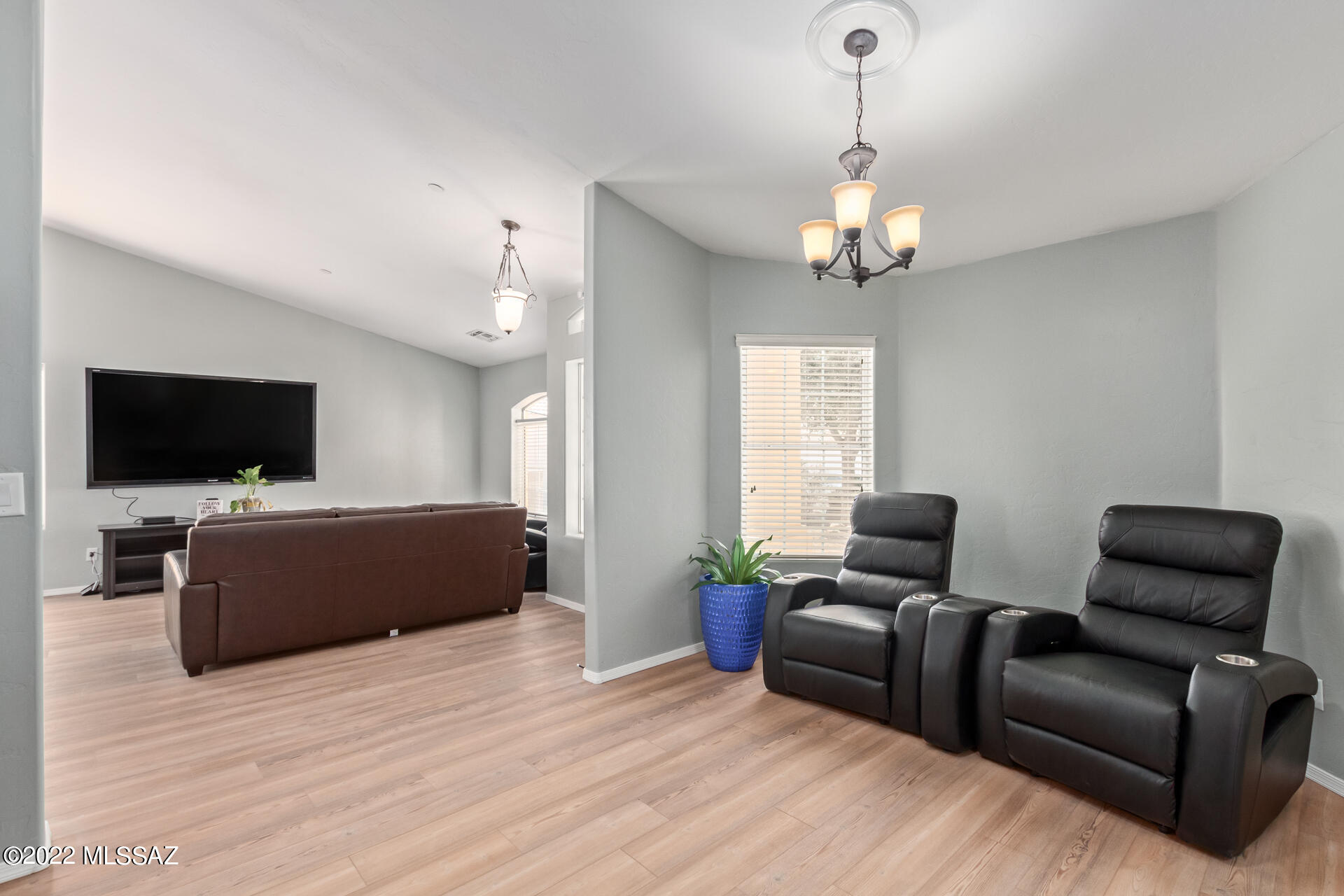 Thornydale Terrace(1-104) - Residential