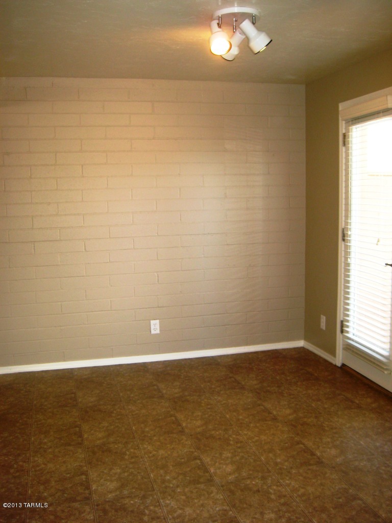 Villa Venice Condos - Residential Lease