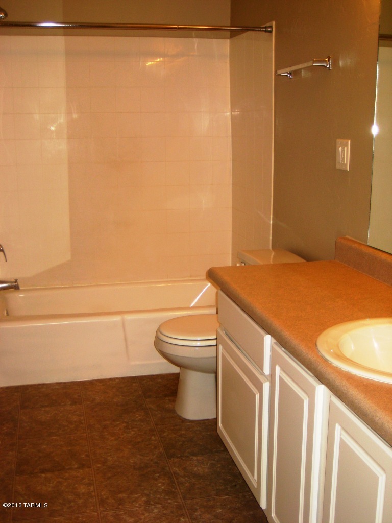 Villa Venice Condos - Residential Lease