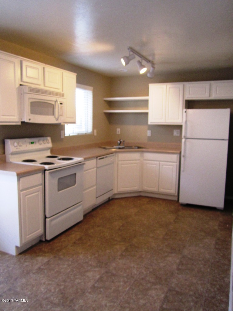 Villa Venice Condos - Residential Lease