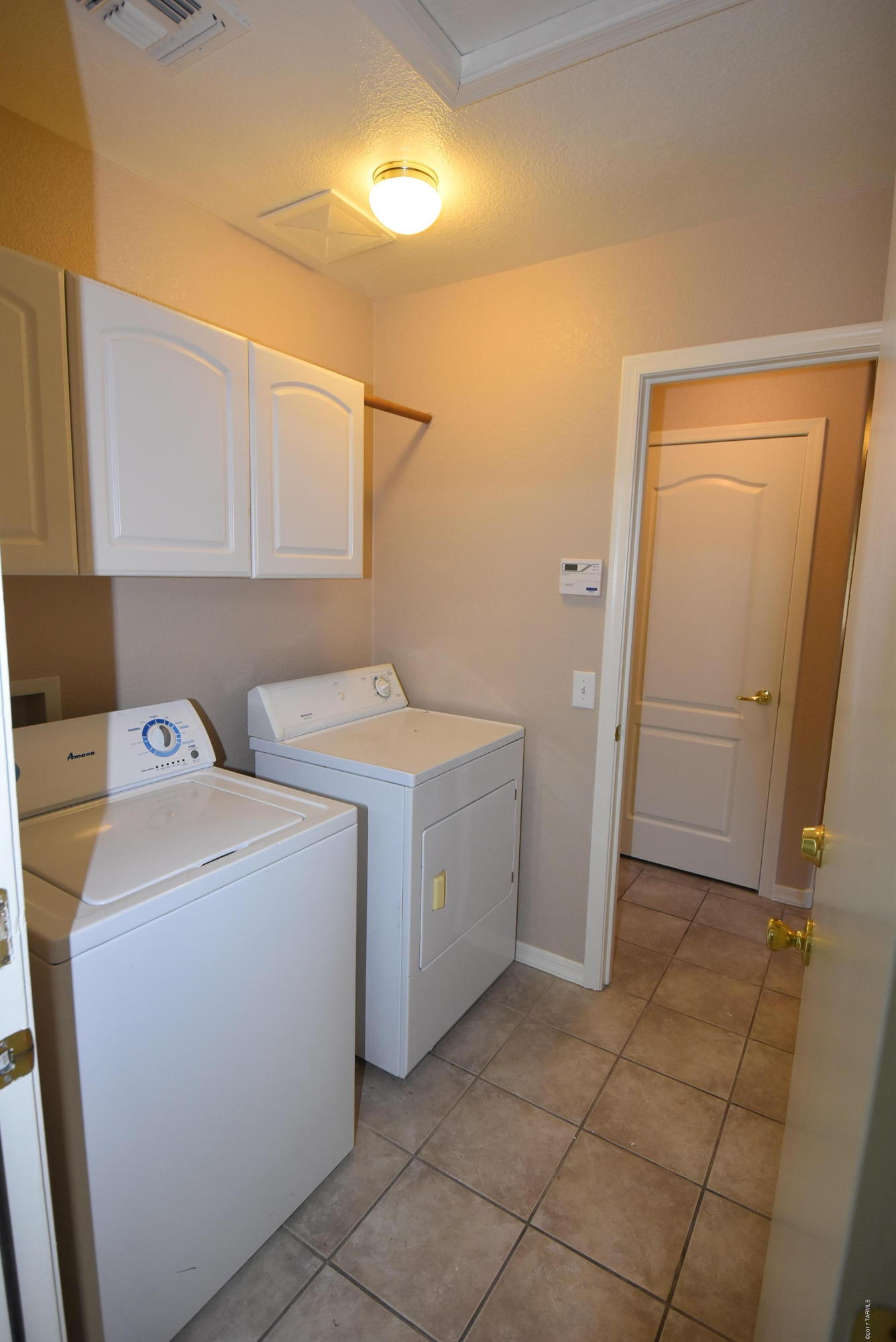 Bluffs (The) 2 - Residential Lease