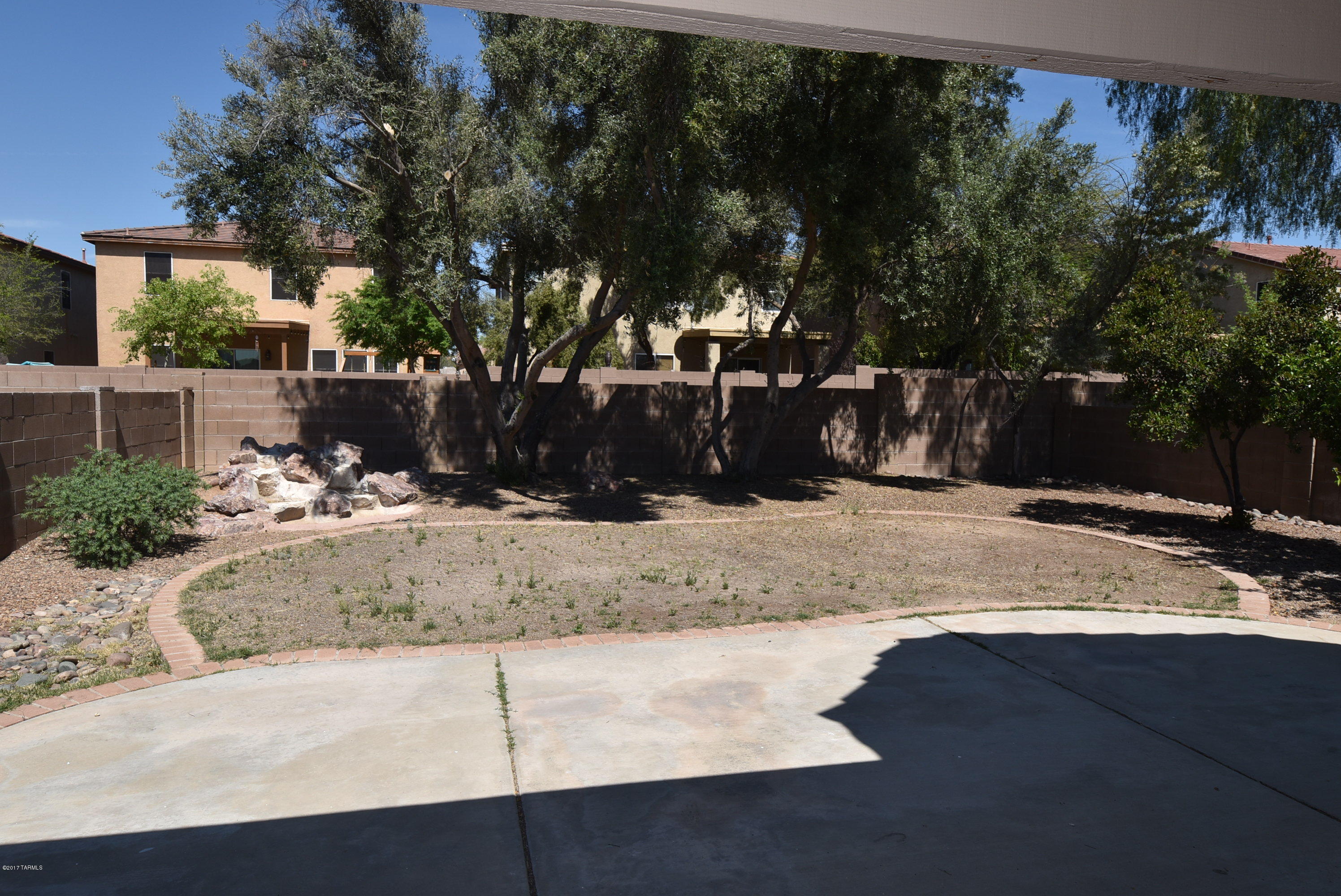 Bluffs (The) 2 - Residential Lease