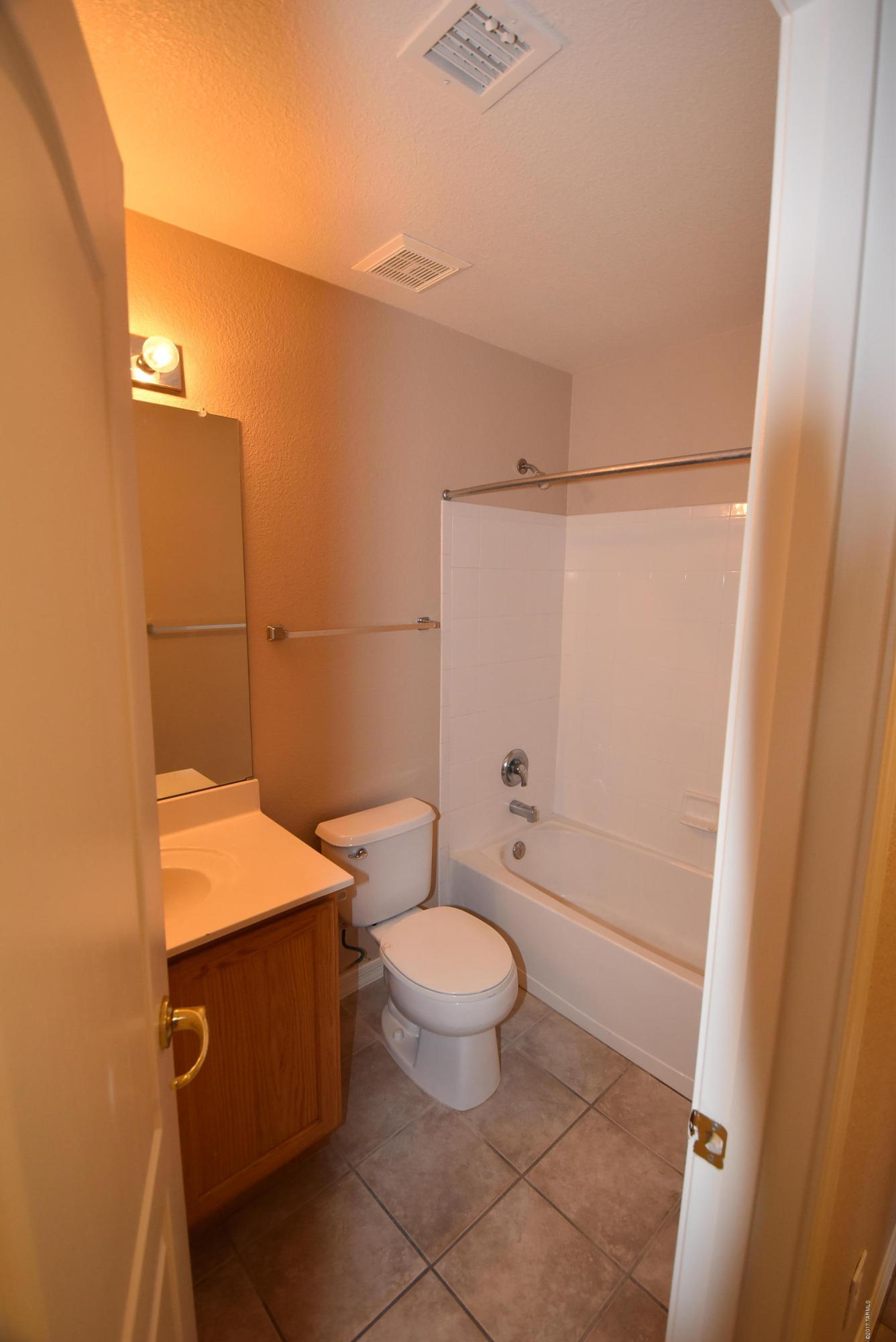 Bluffs (The) 2 - Residential Lease