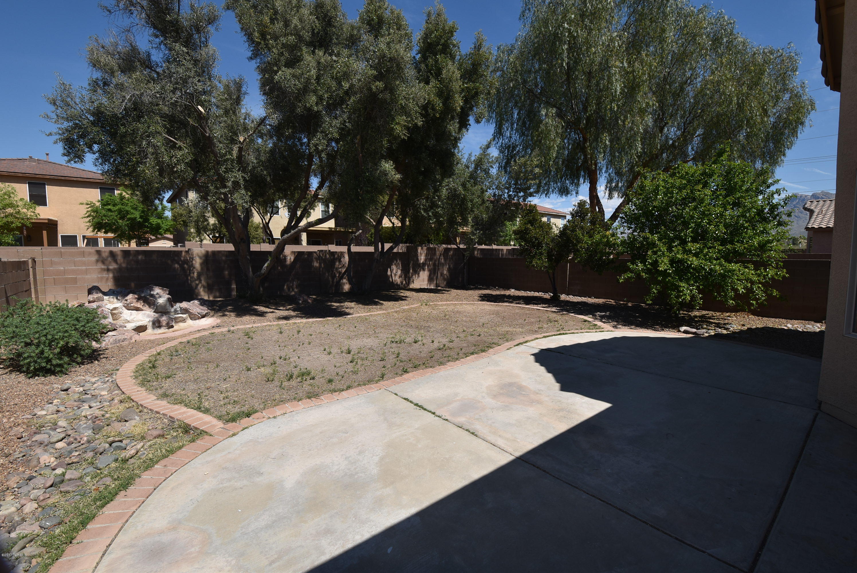 Bluffs (The) 2 - Residential Lease