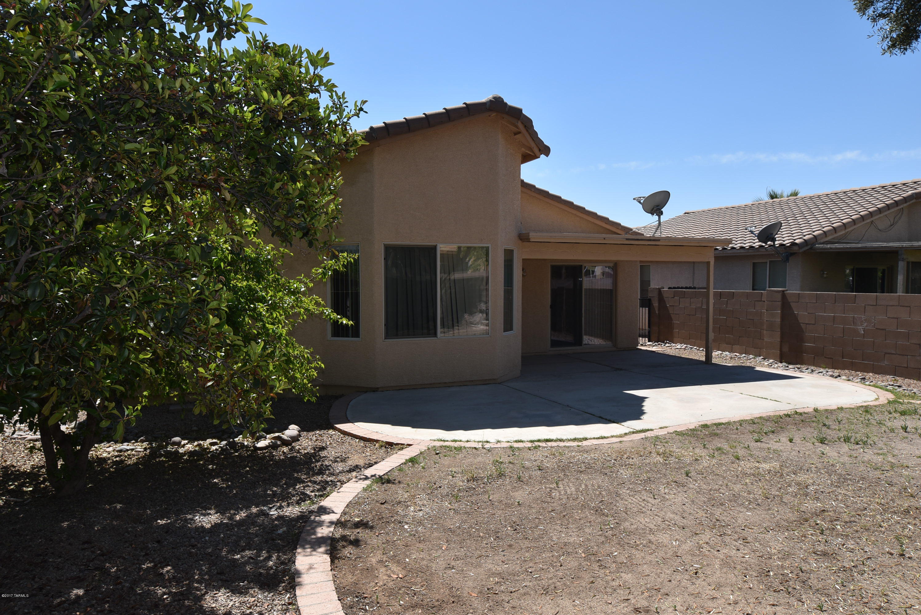 Bluffs (The) 2 - Residential Lease