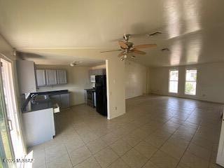 2561 W Vereda De La Manana