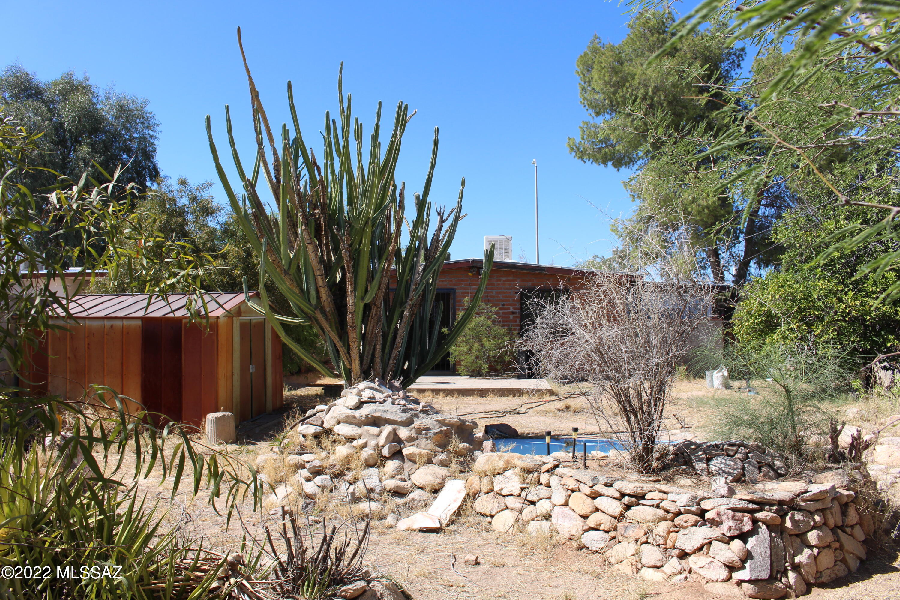 Miracle Mile Manor - Residential