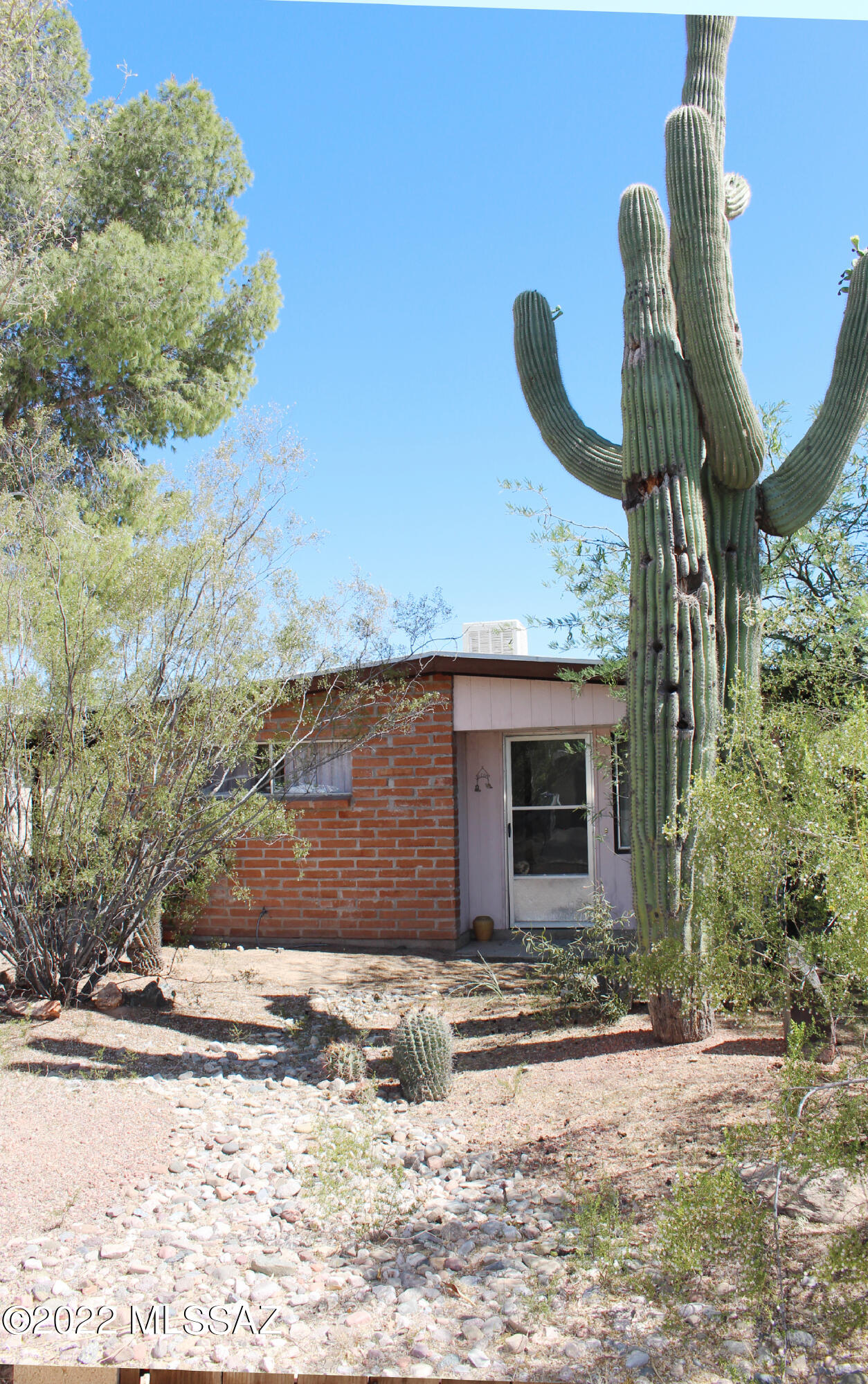Miracle Mile Manor - Residential