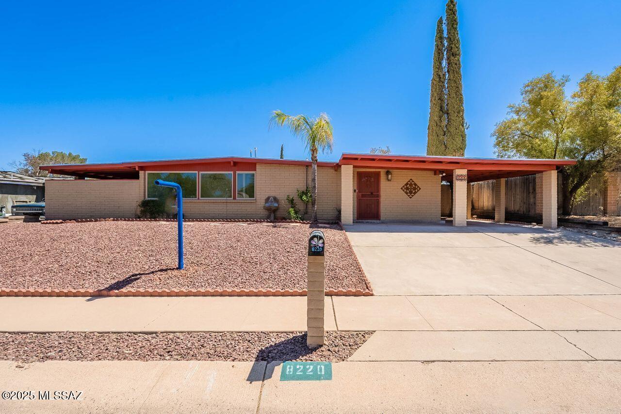 8220 E Nicaragua Drive