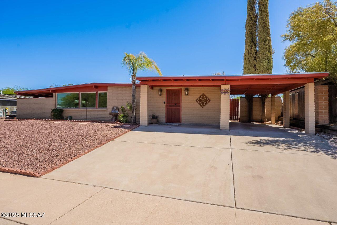 8220 E Nicaragua Drive