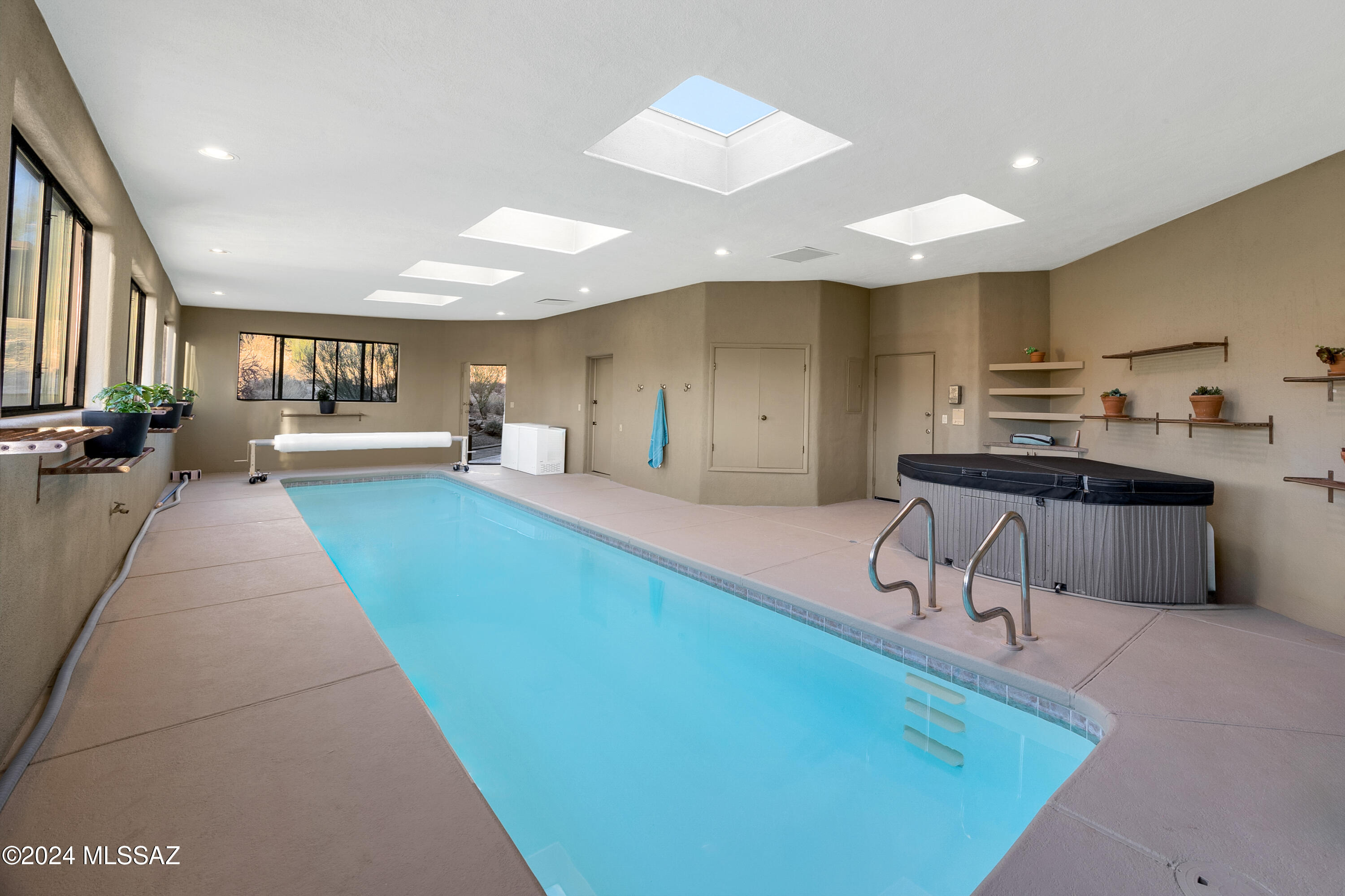 La Cholla Airpark - Residential