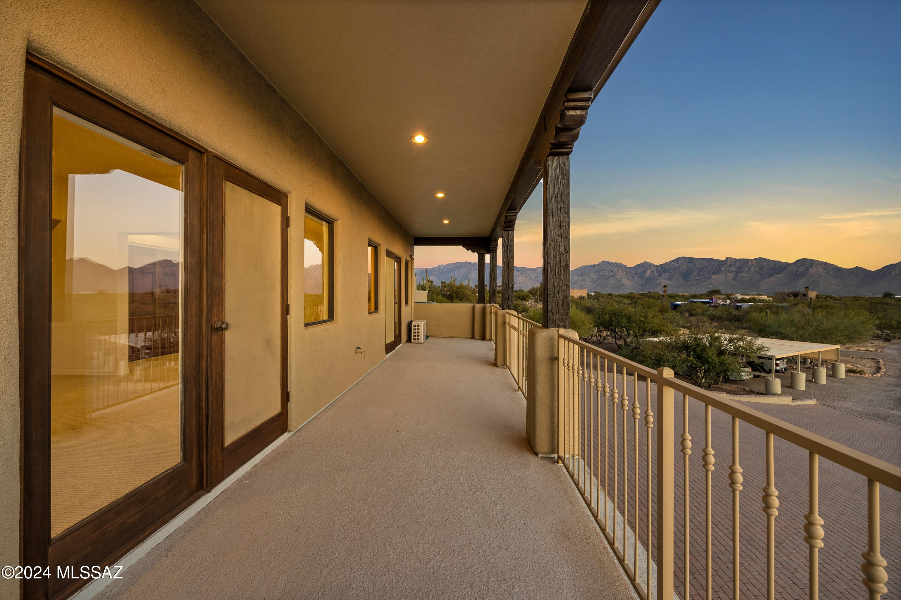 La Cholla Airpark - Residential