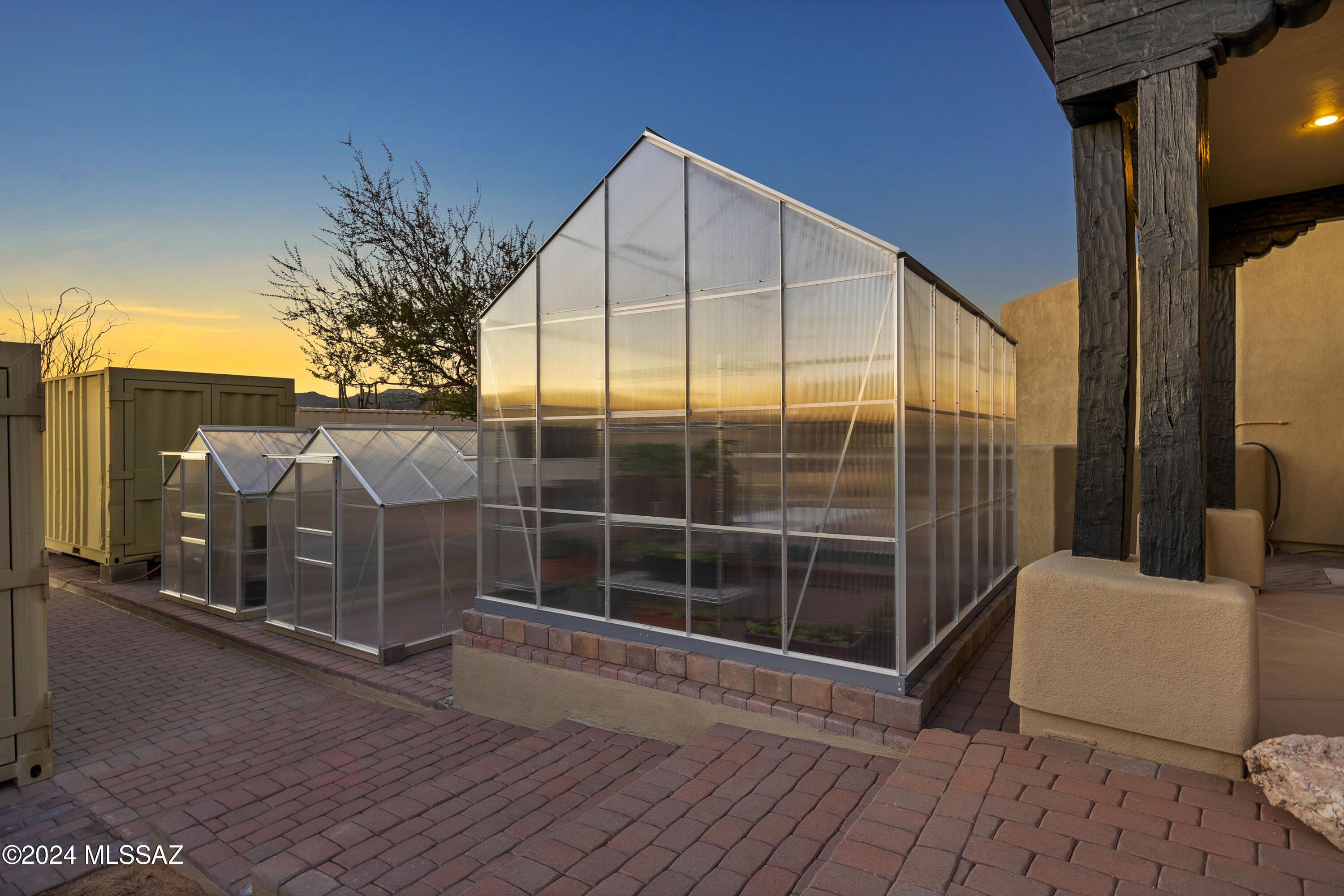 La Cholla Airpark - Residential