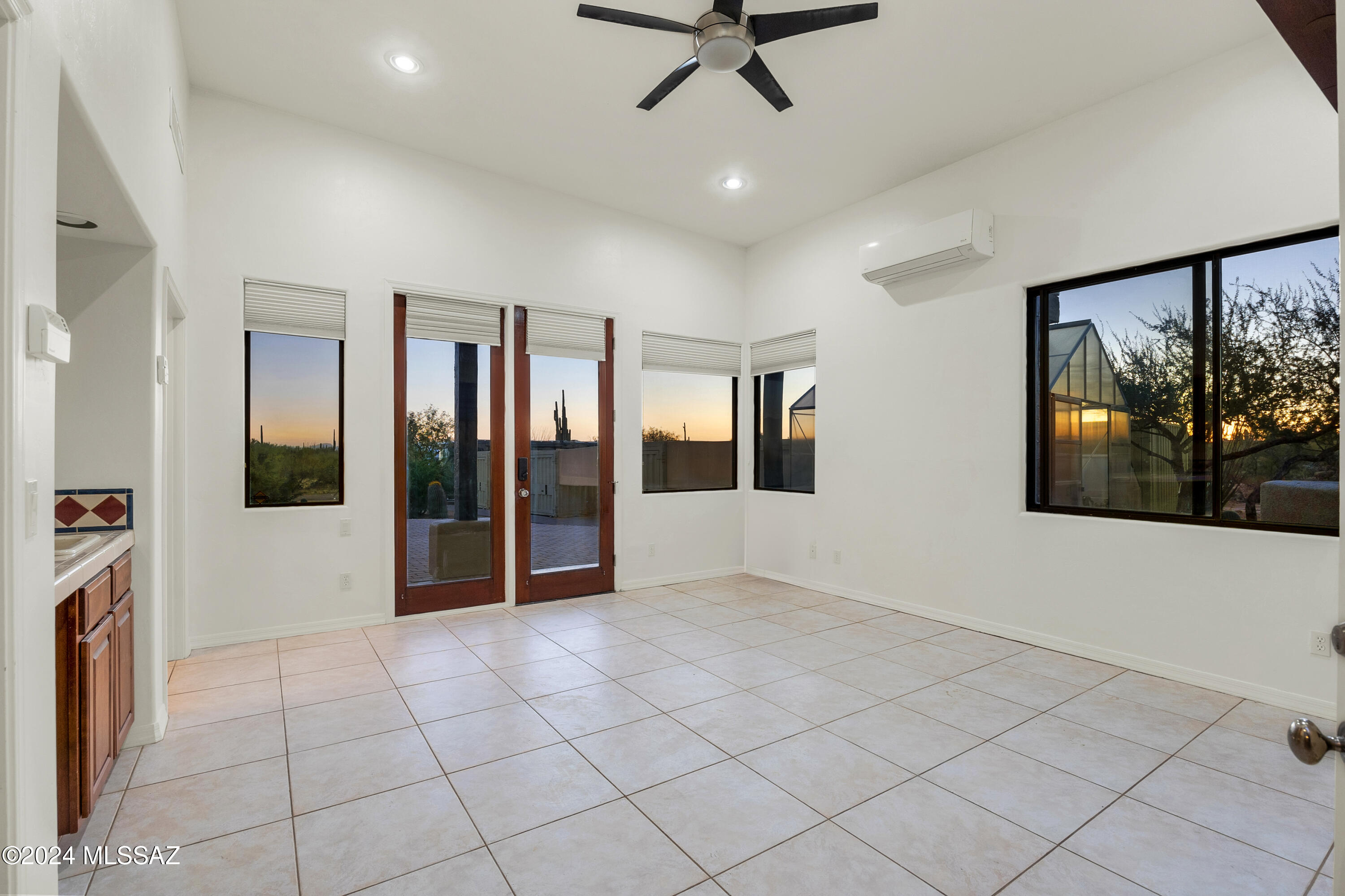 La Cholla Airpark - Residential