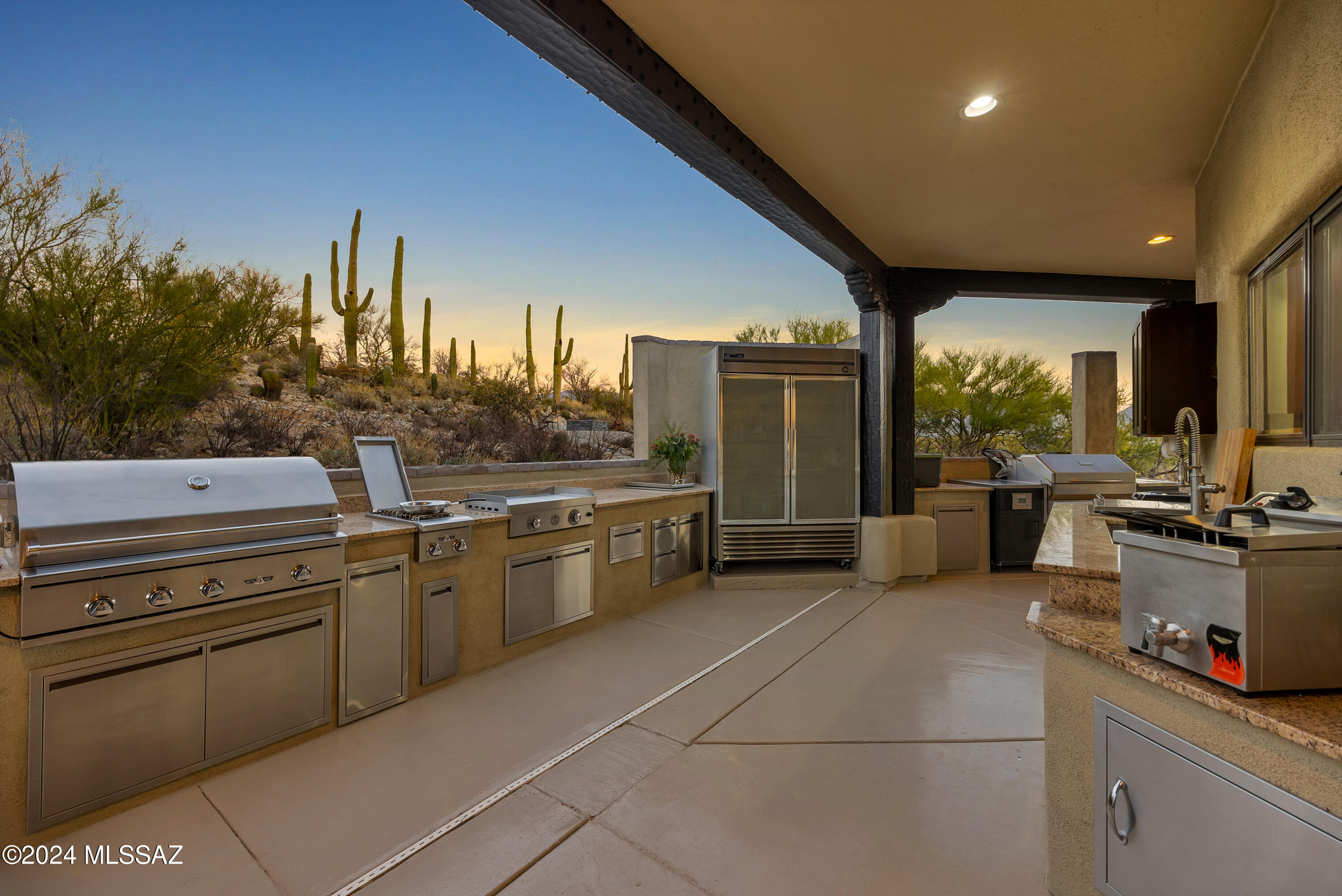 La Cholla Airpark - Residential