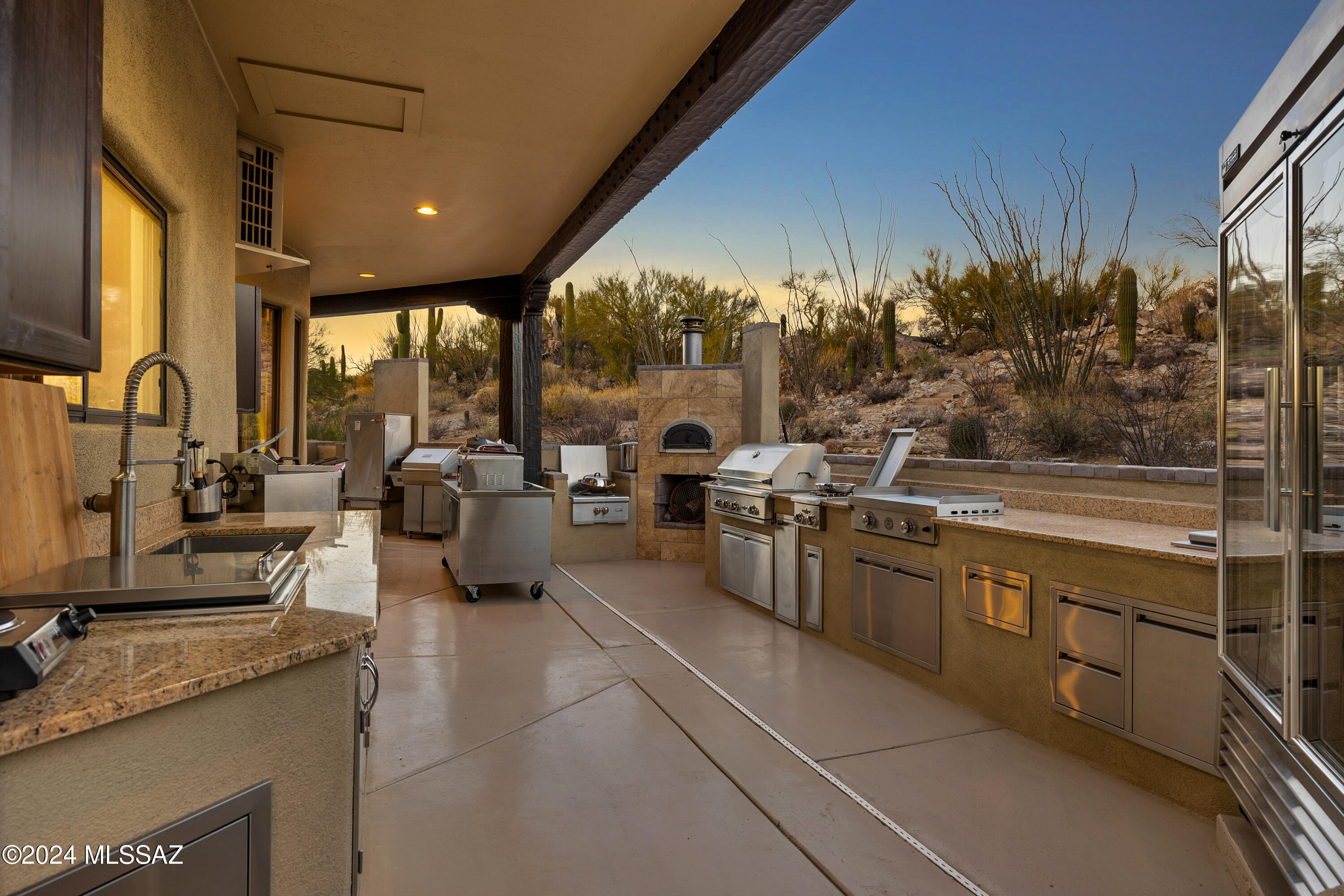 La Cholla Airpark - Residential