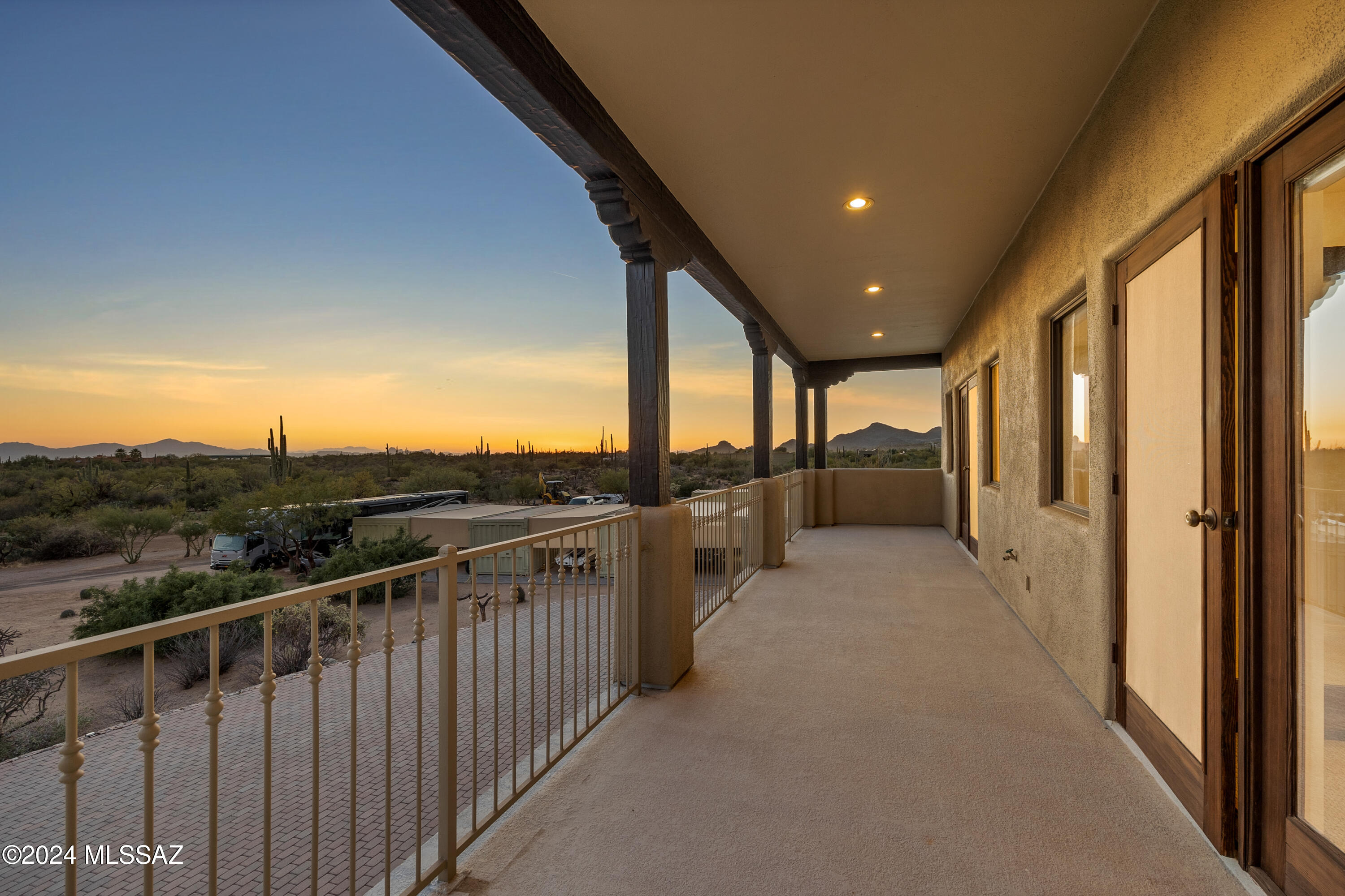 La Cholla Airpark - Residential