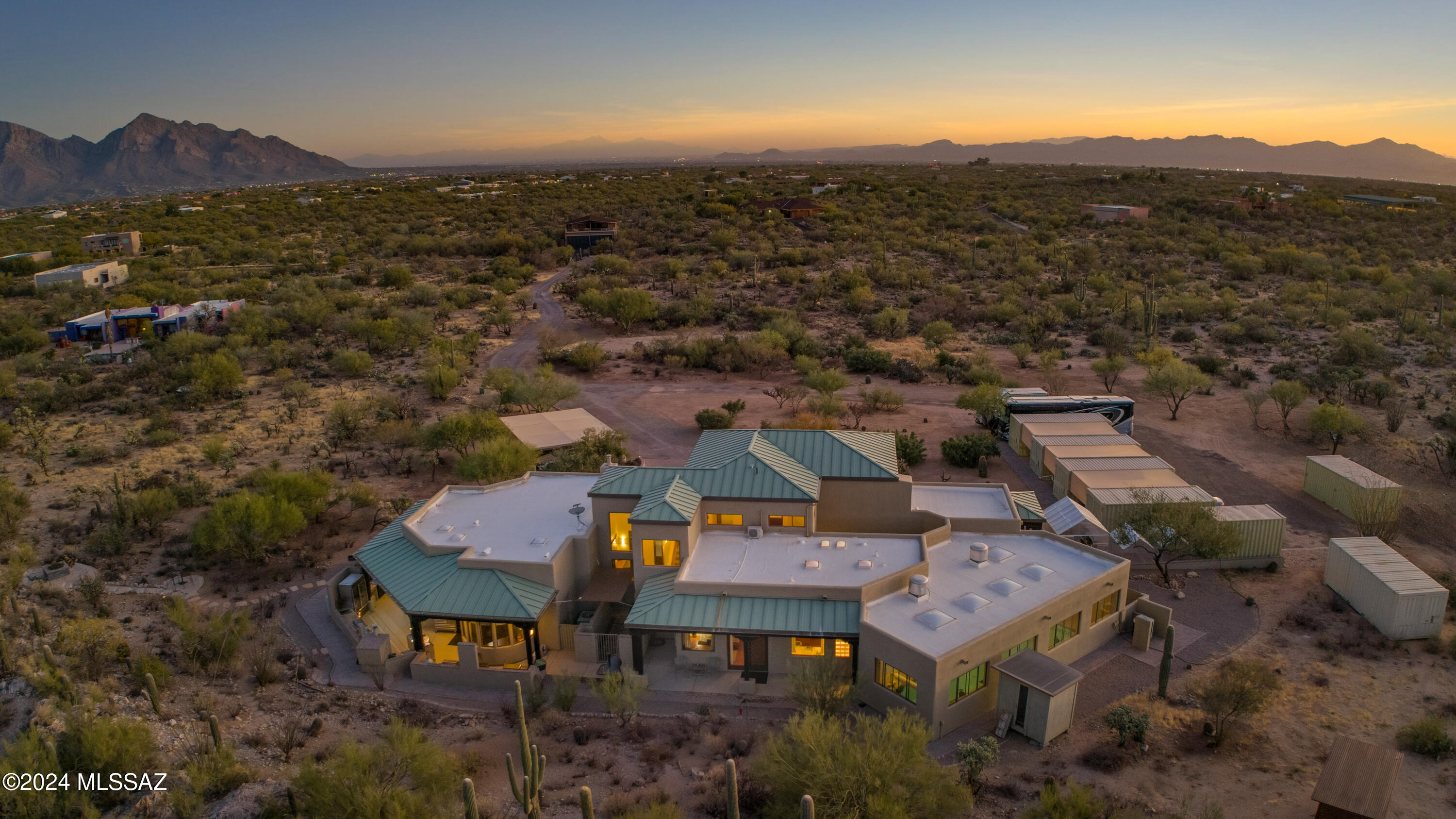 La Cholla Airpark - Residential