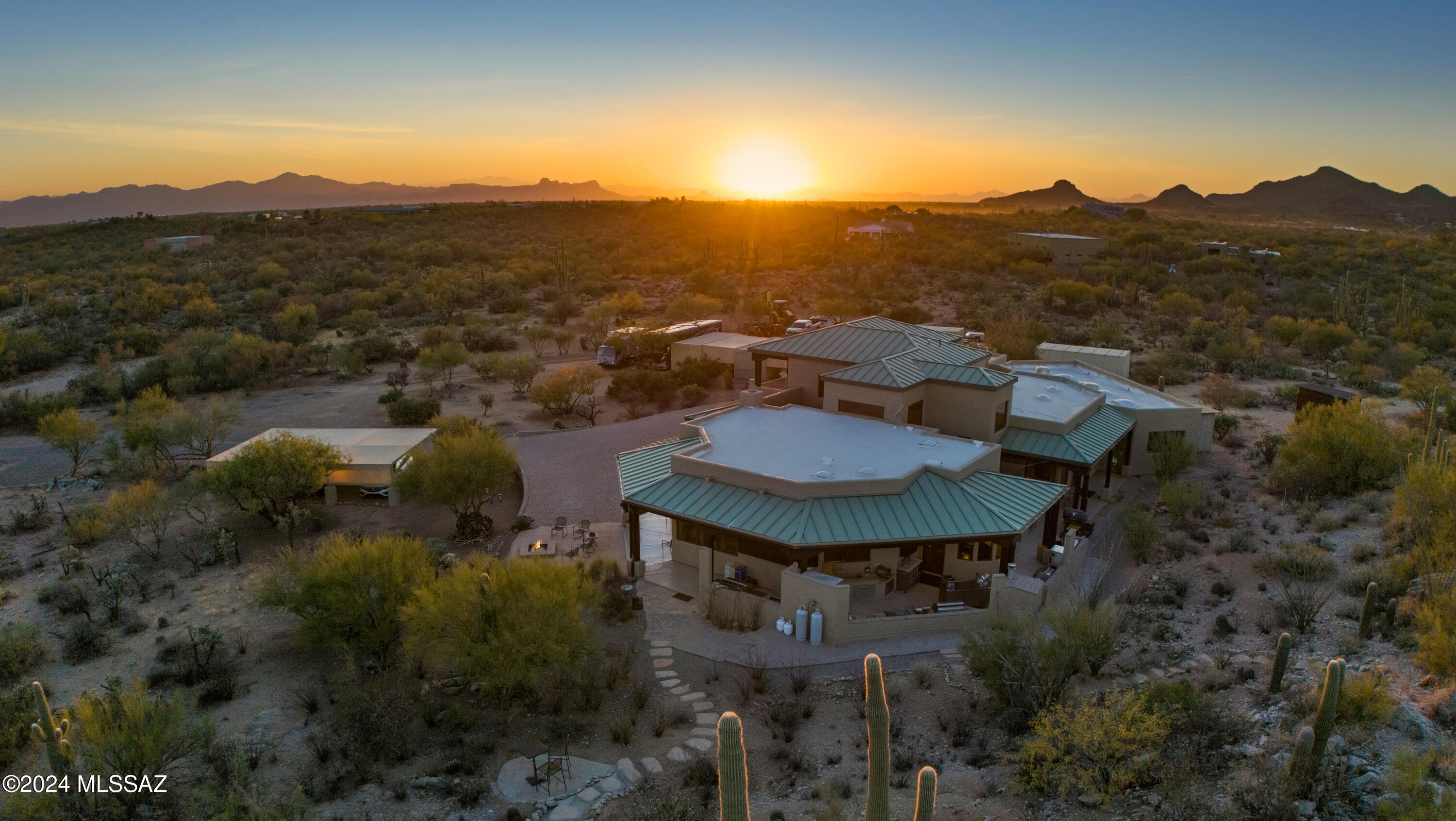 La Cholla Airpark - Residential