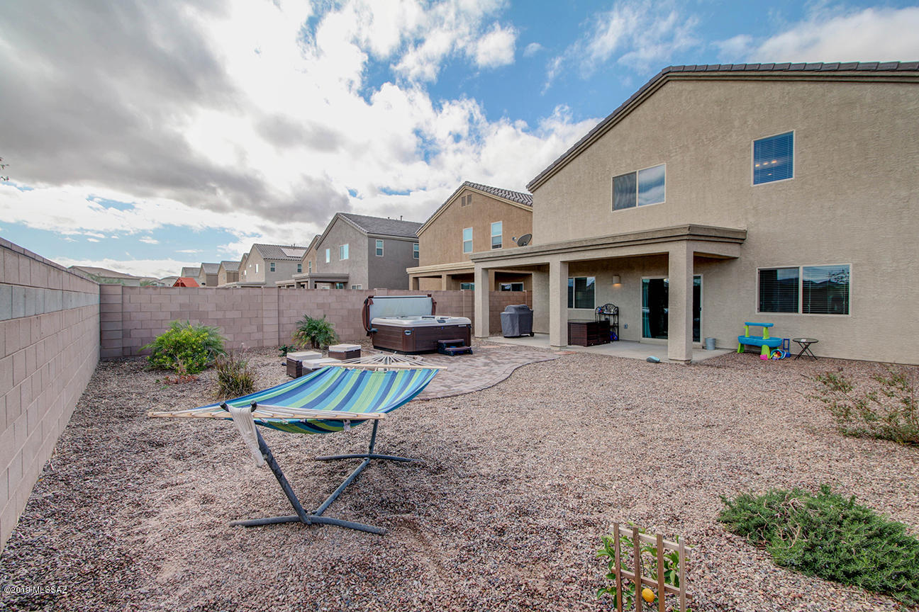 Vista Del Lago Norte SQ20140780198 - Residential