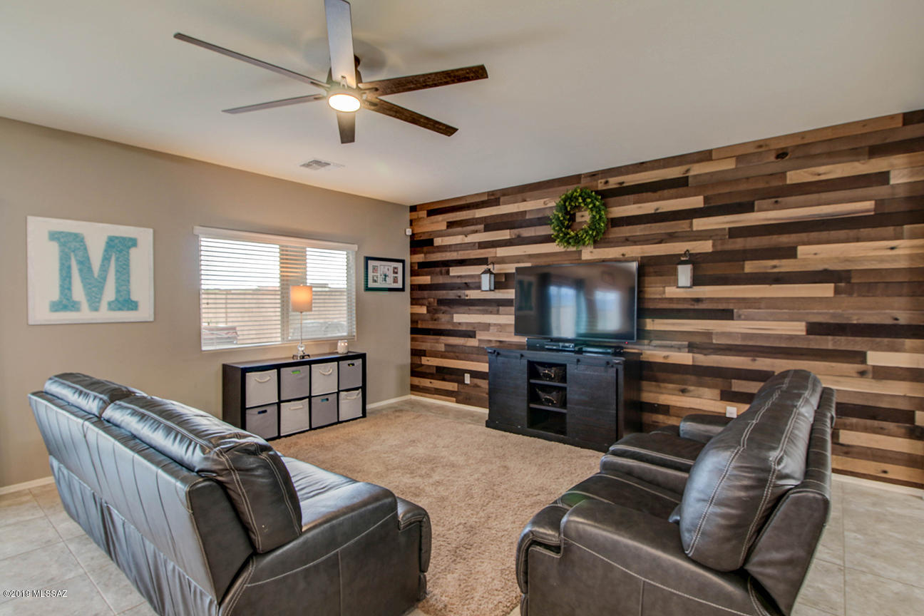 Vista Del Lago Norte SQ20140780198 - Residential