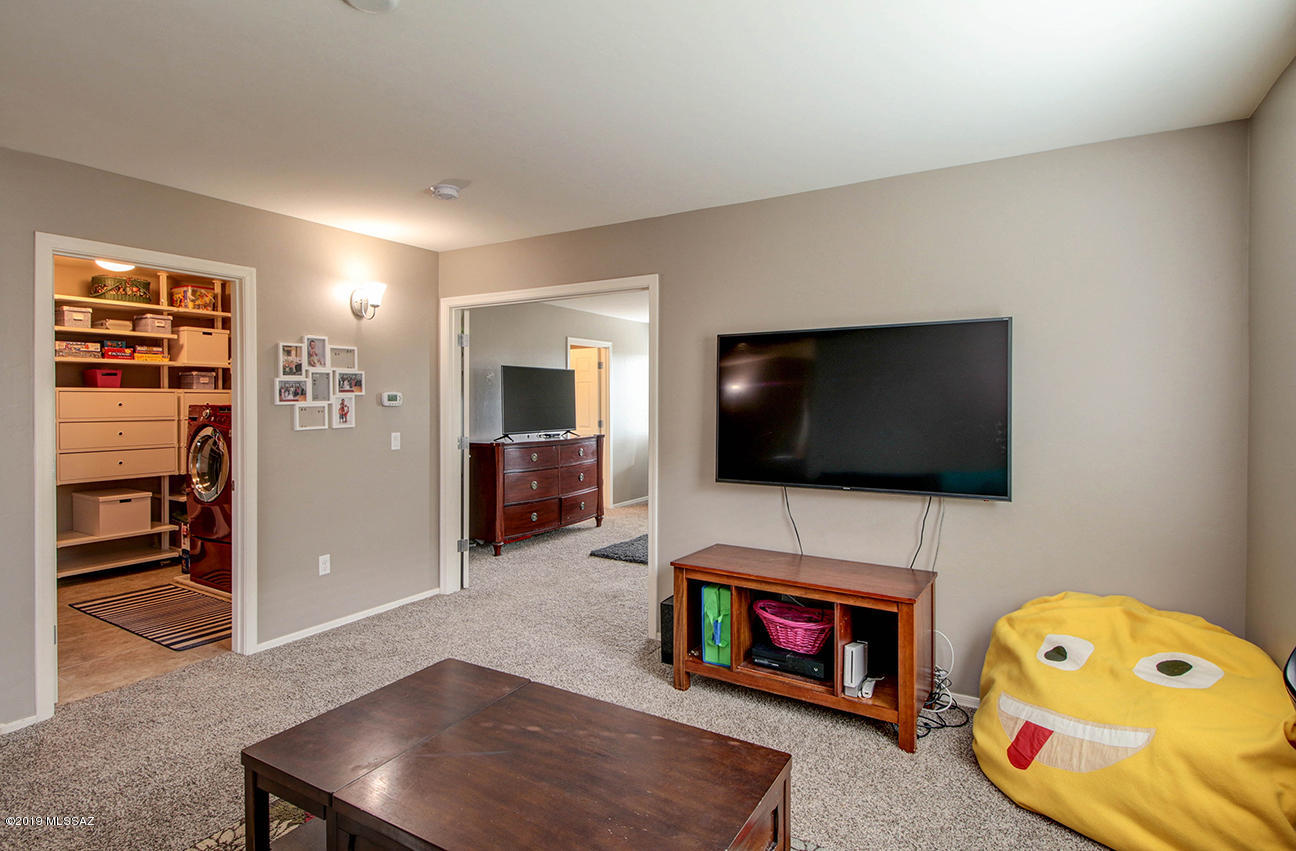 Vista Del Lago Norte SQ20140780198 - Residential