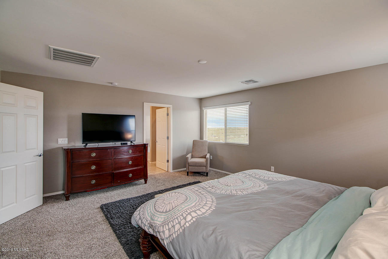Vista Del Lago Norte SQ20140780198 - Residential